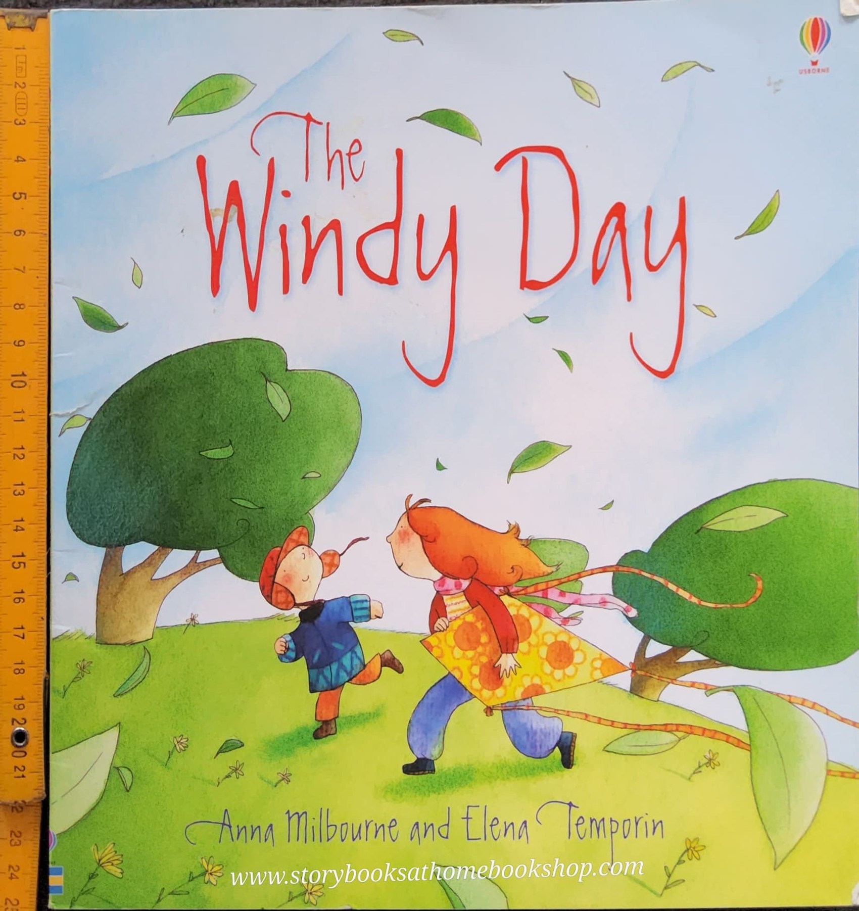 หนังสือนิทานปกอ่อน** 🍅THE WINDY DAY BY ANNA MILBOURNE AND ELENA TEMPPORIN