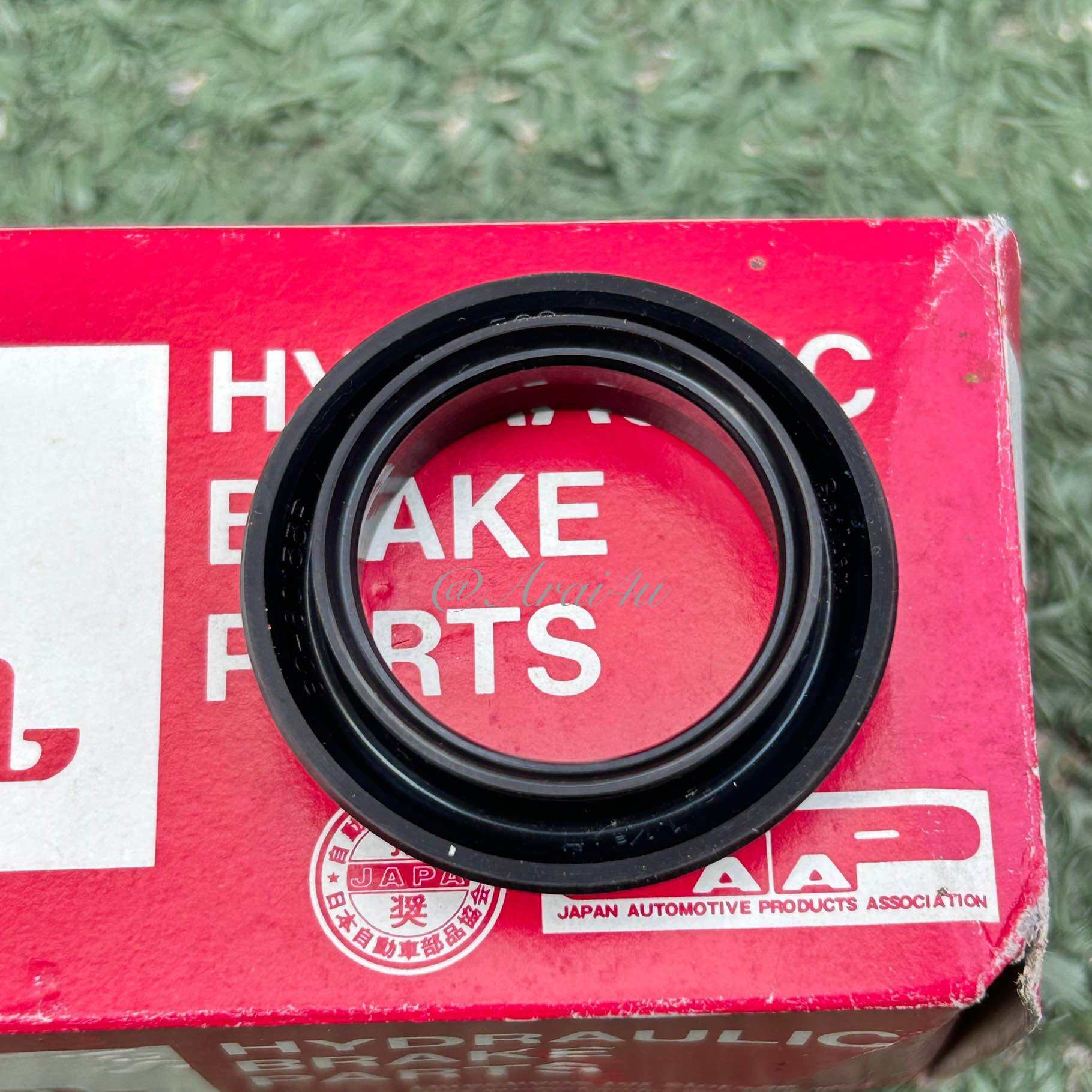 ลูกยางเบรค Hino K725 ,KR ,F18 ,FD ,KT 1.1/2" SC80133R Seiken แท้ JAPAN ลูกยางเบรคหลัง แบบแหวน 10 ตัว