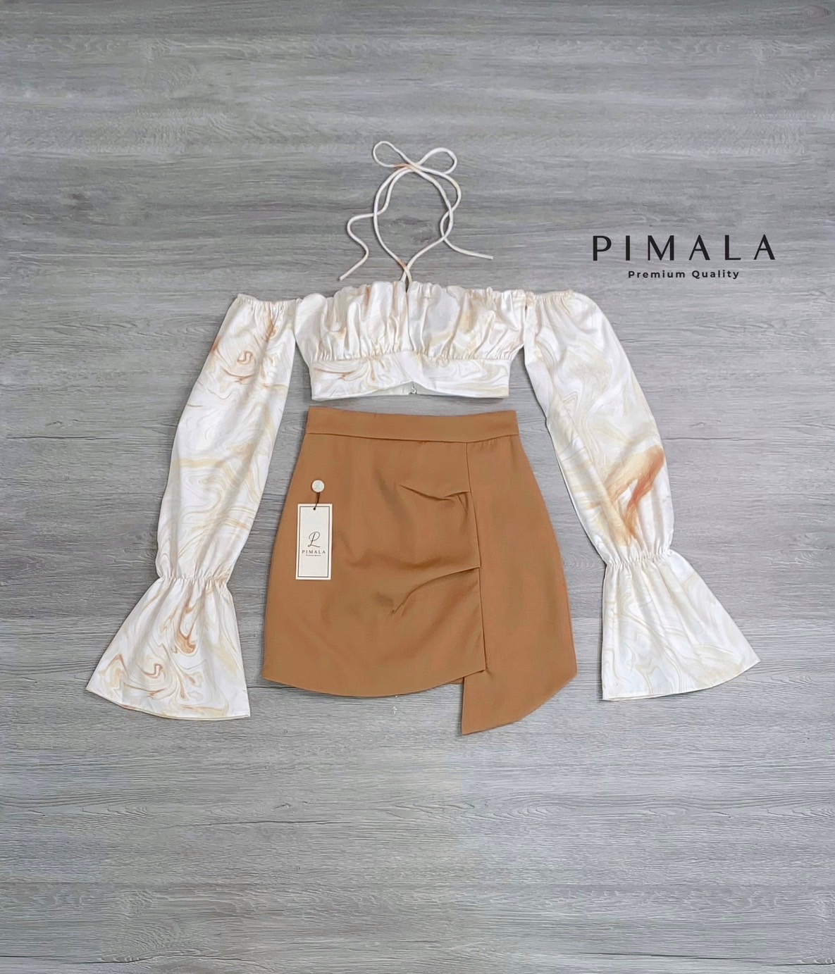 เซ็ทเสื้อครอปแขนยาวเปิดไหล่สายผูกคอสีน่ารักมาก