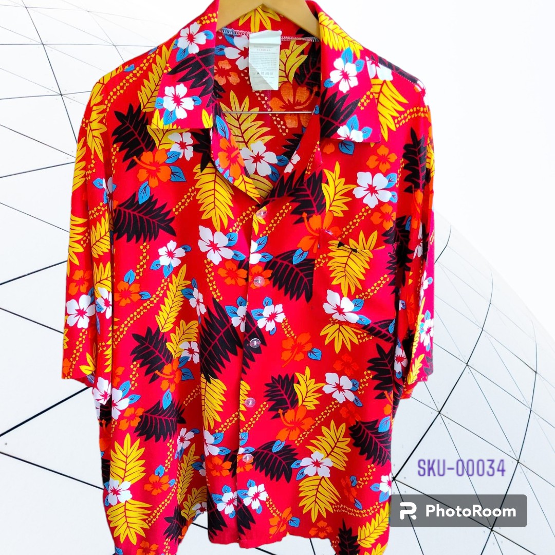 เสื้อฮาวายมือสอง ป้าย Funny Fashion ลายใบไม้ ดอกไม้ สีสดใส ผ้า 100% Polyester ไหล่ 22 อก 27 ยาว 29 ราคา 250 บาท ค่าจัดส่งเหมา ๆ 30 บาท (สั่งกี่ตัวก็ได้)