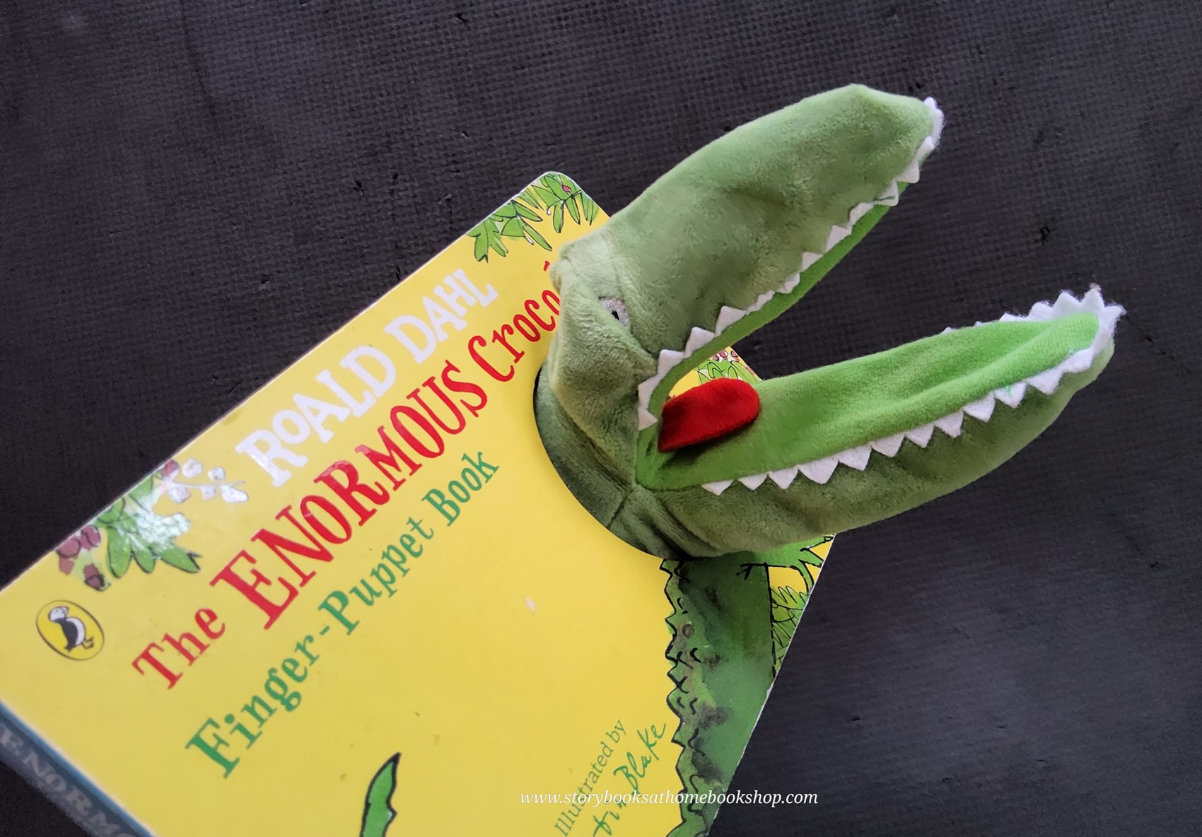 FINGER PUPPET BOARD BOOK** 🍅🍓THE ENORMOUS CROCODILE BY ROALD DAHL
