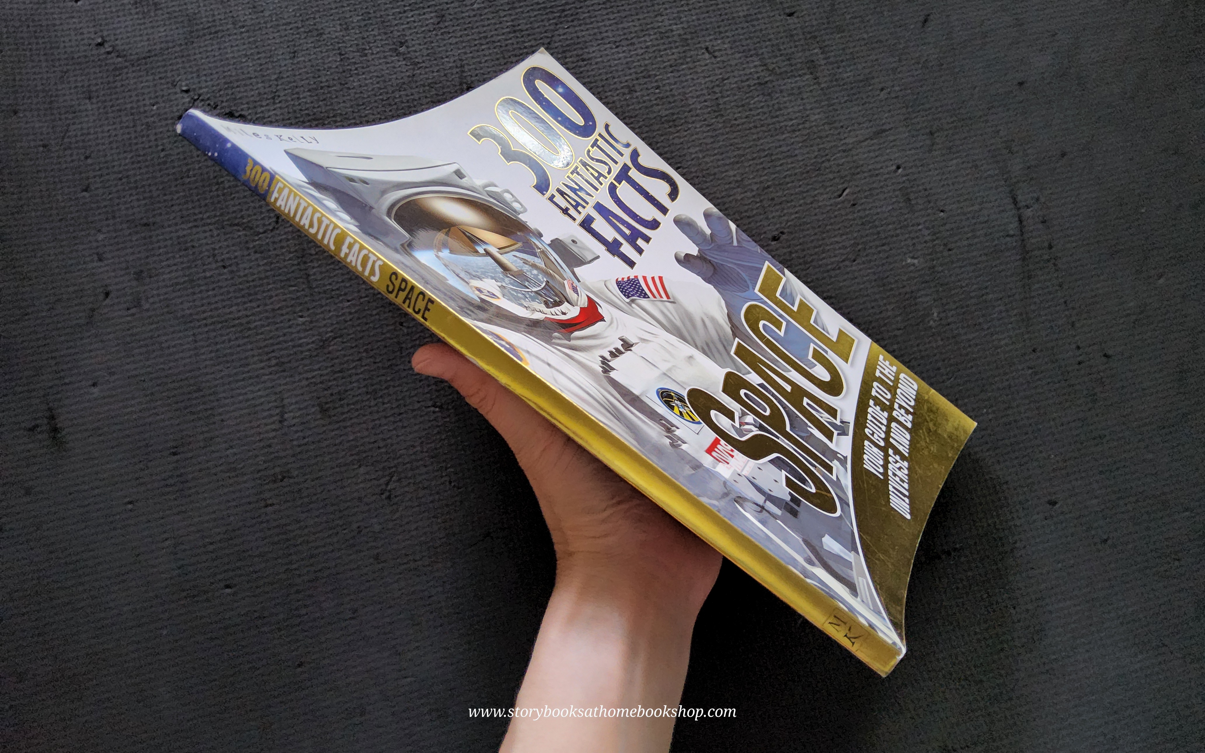 *KNOWLEDGE BOOK** 🍓🍓300 FANTASTIC FACTS SPACE