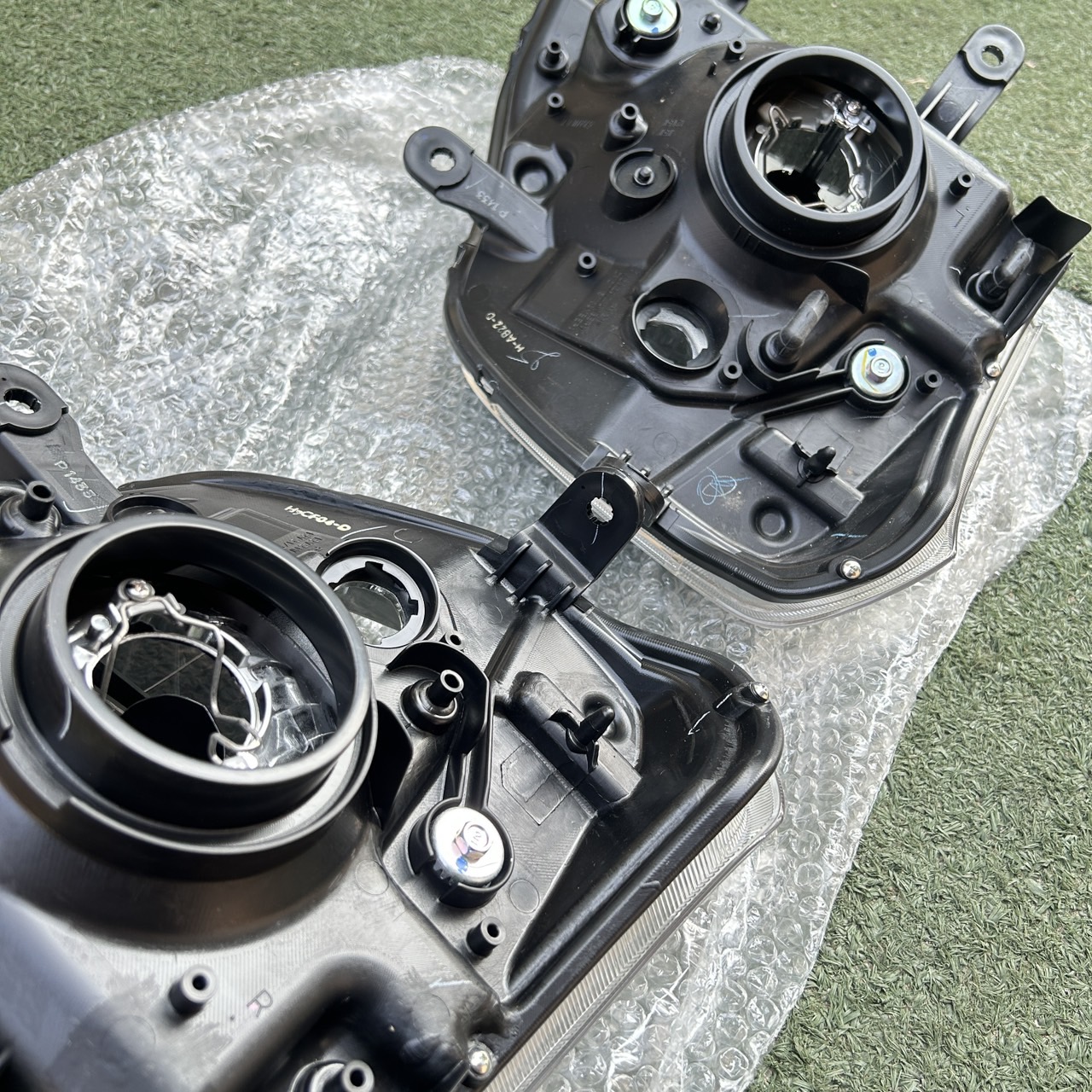 ไฟหน้า DMAX 2003 เสื้อไฟหน้าหลอดฮาโลเจ้น มีหมวก DMAX 2002-2006 แท้ห้าง 8973324440 ข้างขวา ฝั่งคนขับ RH