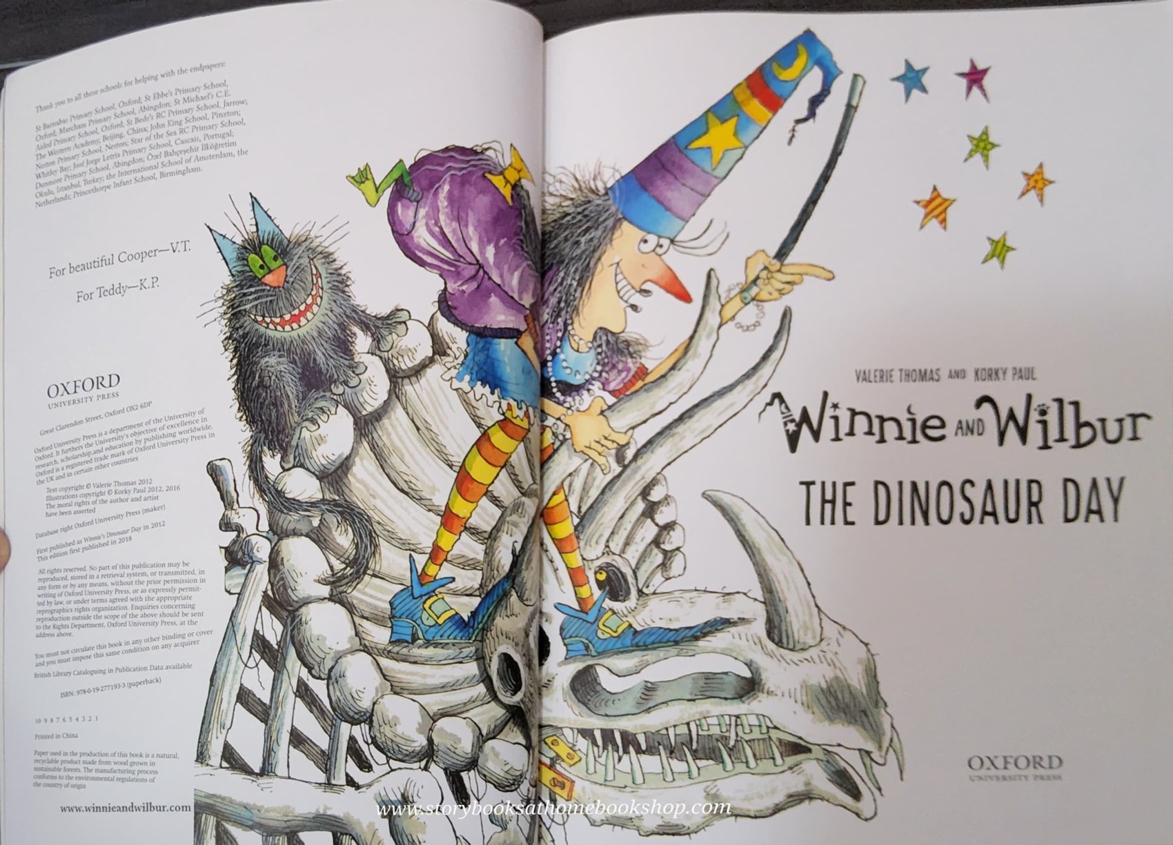 หนังสือนิทานปกอ่อน** 🍅WINNIE AND WILBUR THE DINOSAUR DAY by Valerie Thomas and Korky Paul