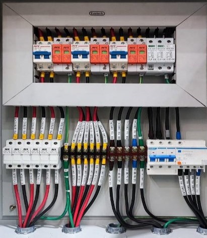 ตู้เหล็กกันน้ำ on grid 15-20kw 4string 3 phase
