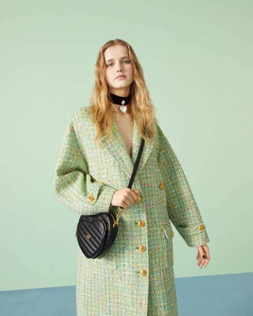 รุ่นใหม่น่ารักมาก New Gucci Interlocking G Heart Shoulder Bag ทรงหัวใจ น่ารัก ด้านหลังเป็นปรกติจาก shop นะคะ sz.18.5cm x 20cm x 4.5cm