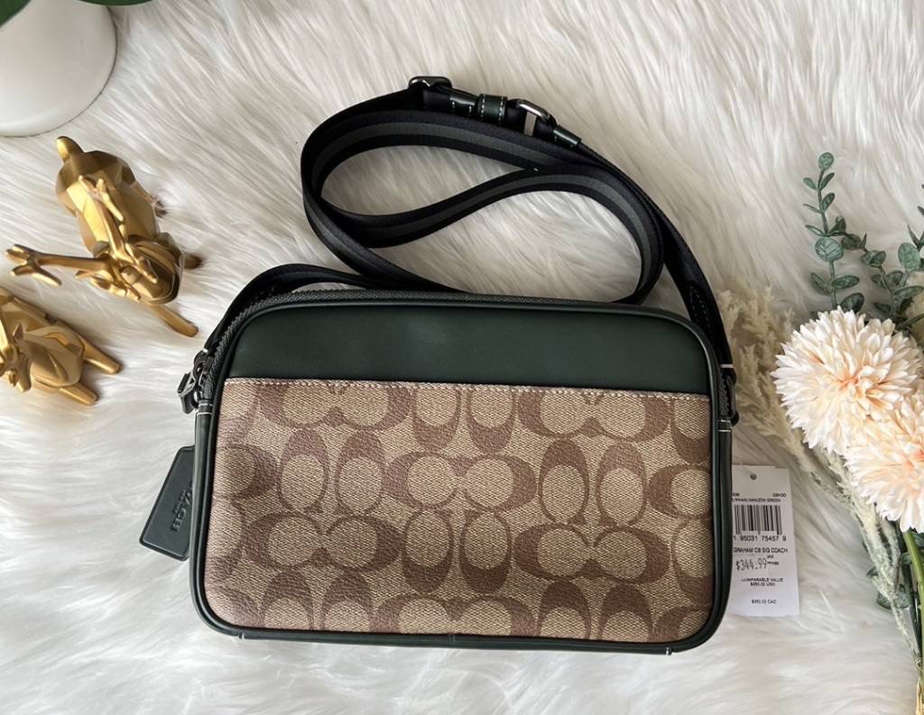 New Coach Crossbody In Signature Canvas With Varsity Motif มี 4 ใบ ขนาด 9" (L) x 5 3/4" (H) x 2 3/4" (W)