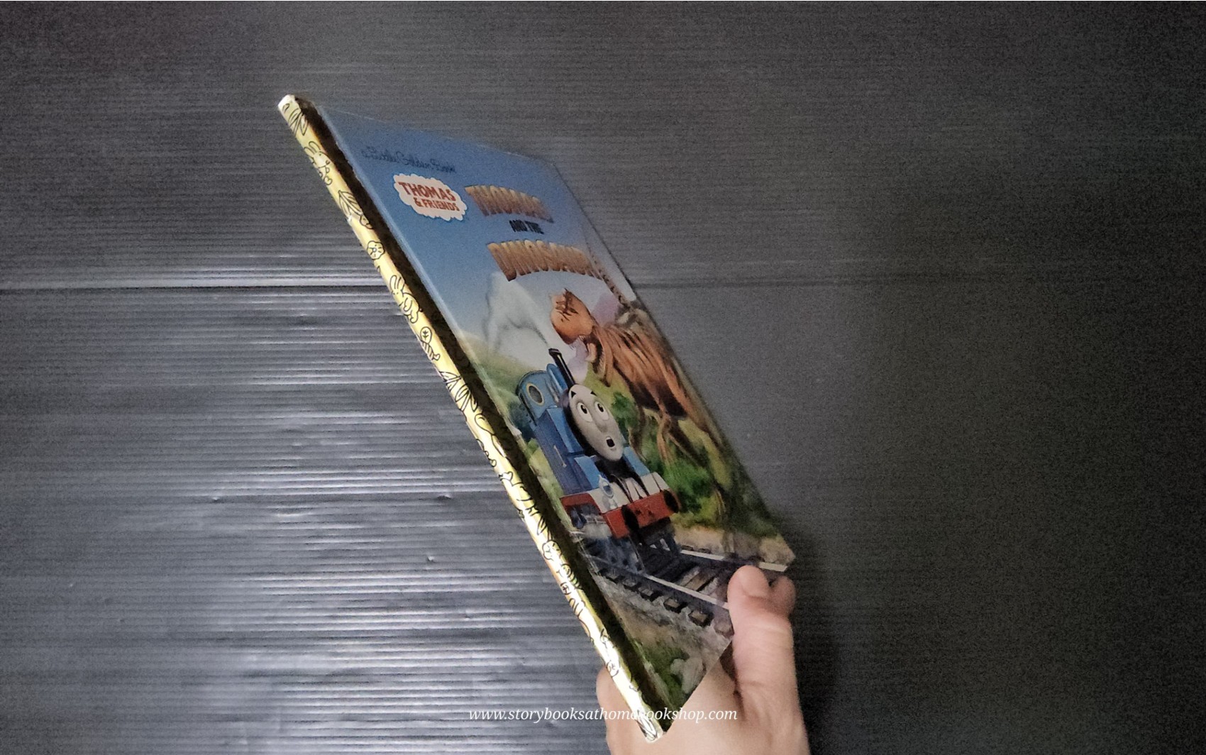 หนังสือนิทานปกแข็ง** 🍅🍅A LITTLE GOLDEN BOOK: THOMAS&FRIENDS: THOMAS AND THE DINOSAURS