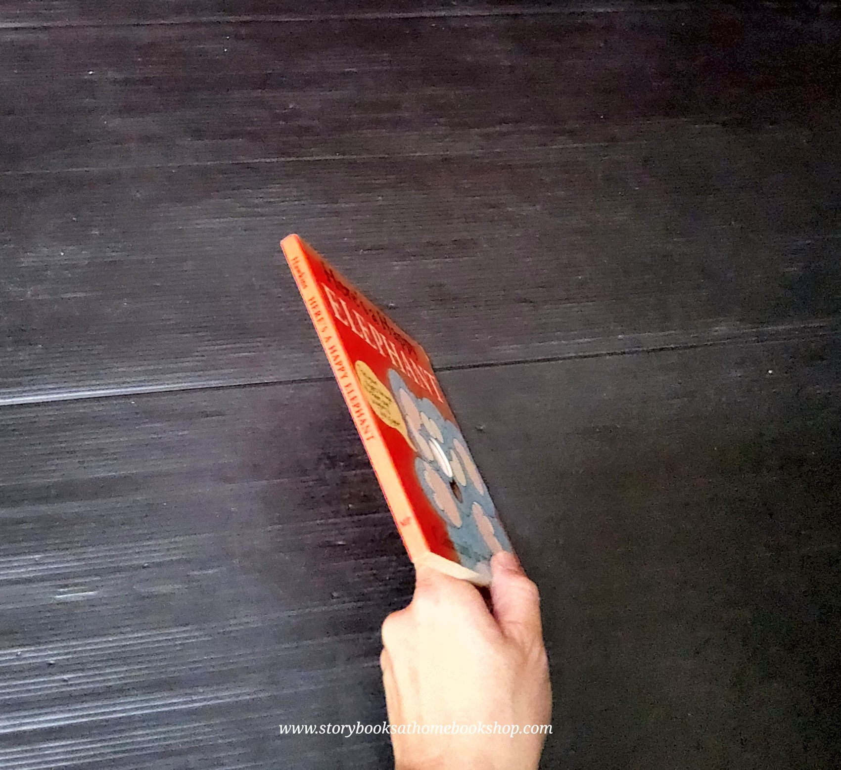 FINGER PLAY BOARD BOOK** 🍅🍅HERE'S A HAPPY ELEPHANT