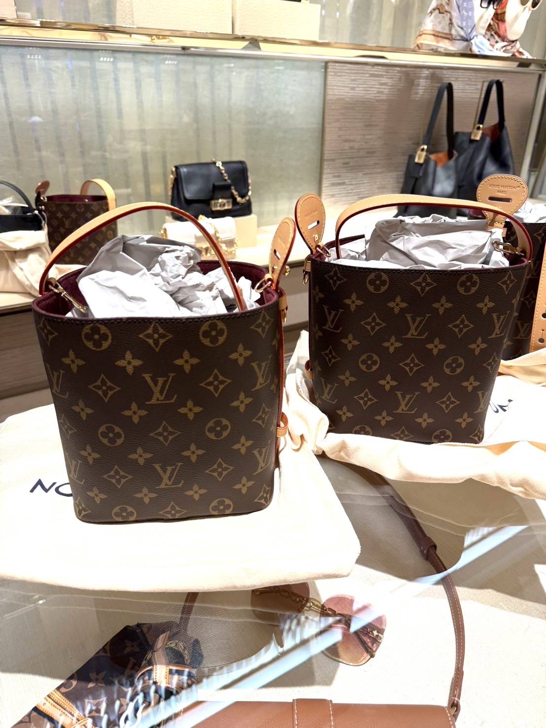 ✈️✈️สินค้ากำลังเข้าไทย ส่ง เสาร์ 8 กพ. New Louis Vuitton All in BB Size : 16 x 18 x 12 cm