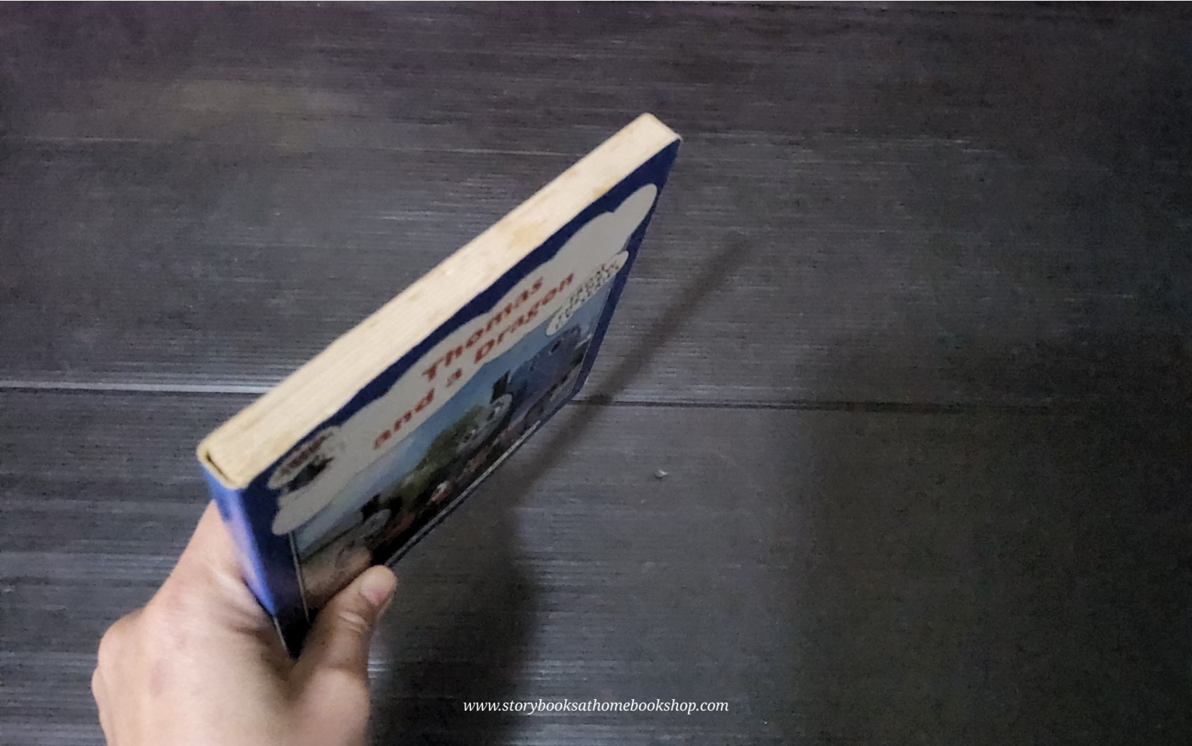 BOARD BOOK** 🍅🍓THOMAS AND A DRAGON