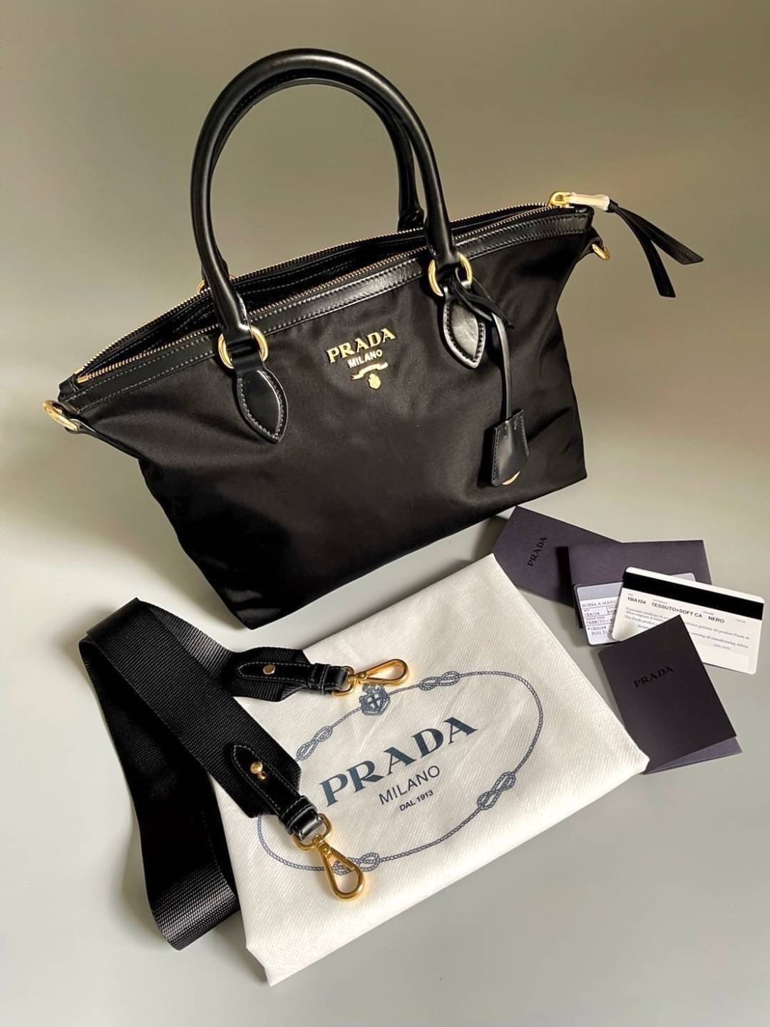New Prada Nylon พัดดำไนลอน มีสายยาวถอดได้