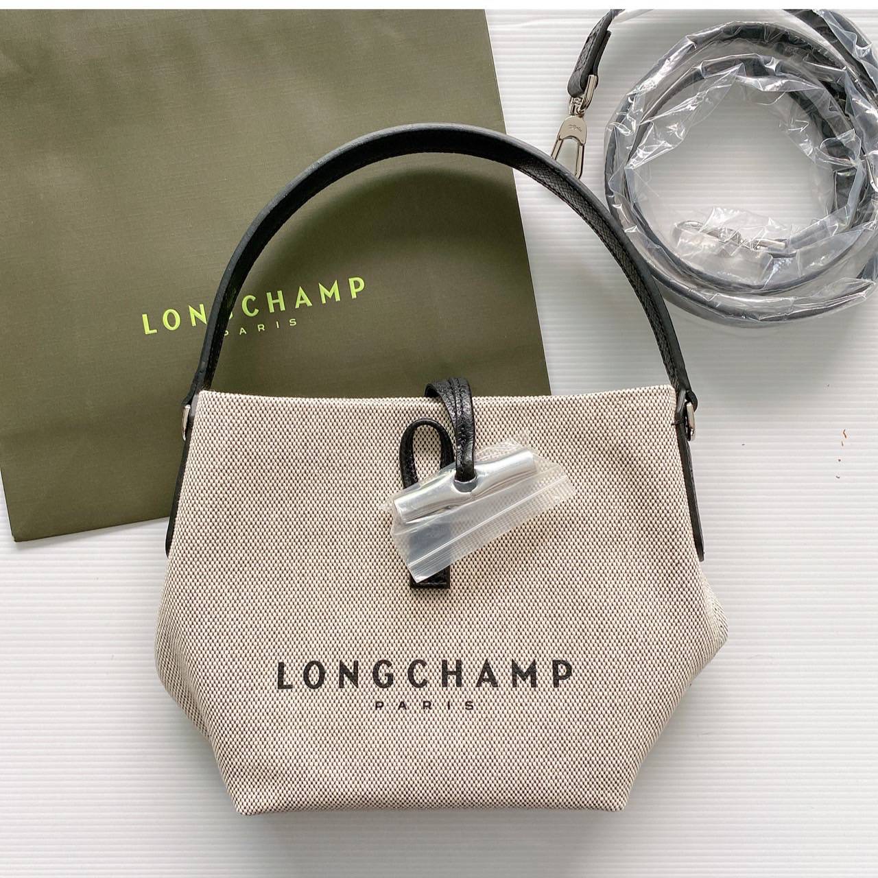 New Longchamp ESSENTIAL XS BUCKET BAG ขนาด 19 x 17 x 10 ซม.