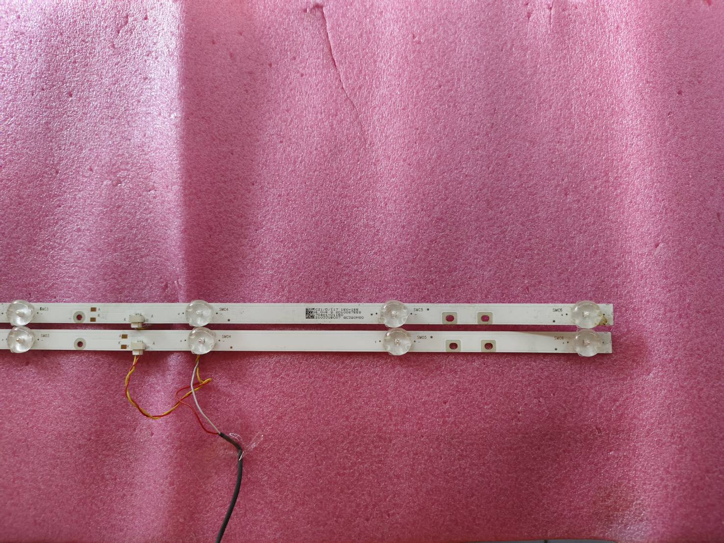 หลอดแบล็คไลท์ทีวี อะโคเนติค ACONATIC อะไหล่แท้#มือสองพร้อมใช้งาน รุ่น32HD511AN