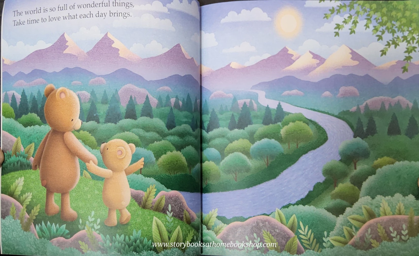 หนังสือนิทานปกอ่อน** 🍅🍓A WORLD FULL OF WONDERFUL THINGS BY AMBER LILY