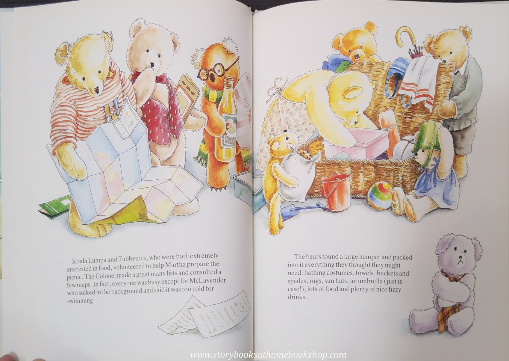 หนังสือนิทานปกแข็ง** 🍅🍅THE BEARS' SEASIDE ADVENTURE BY PRUE THEOBALDS