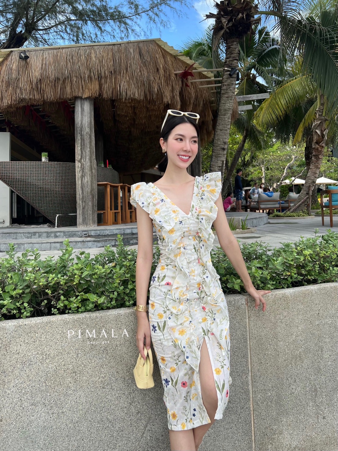 เดรสงานปักลายดอกไม้สีสวยระบายหน้า