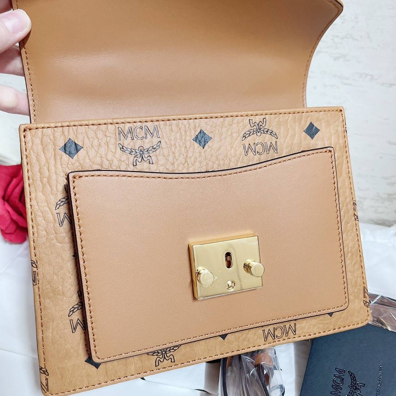 New Mcm Patricia small รุ่นแม่แอฟ Size : 8" (L) x 6" (H) x 3"(W)