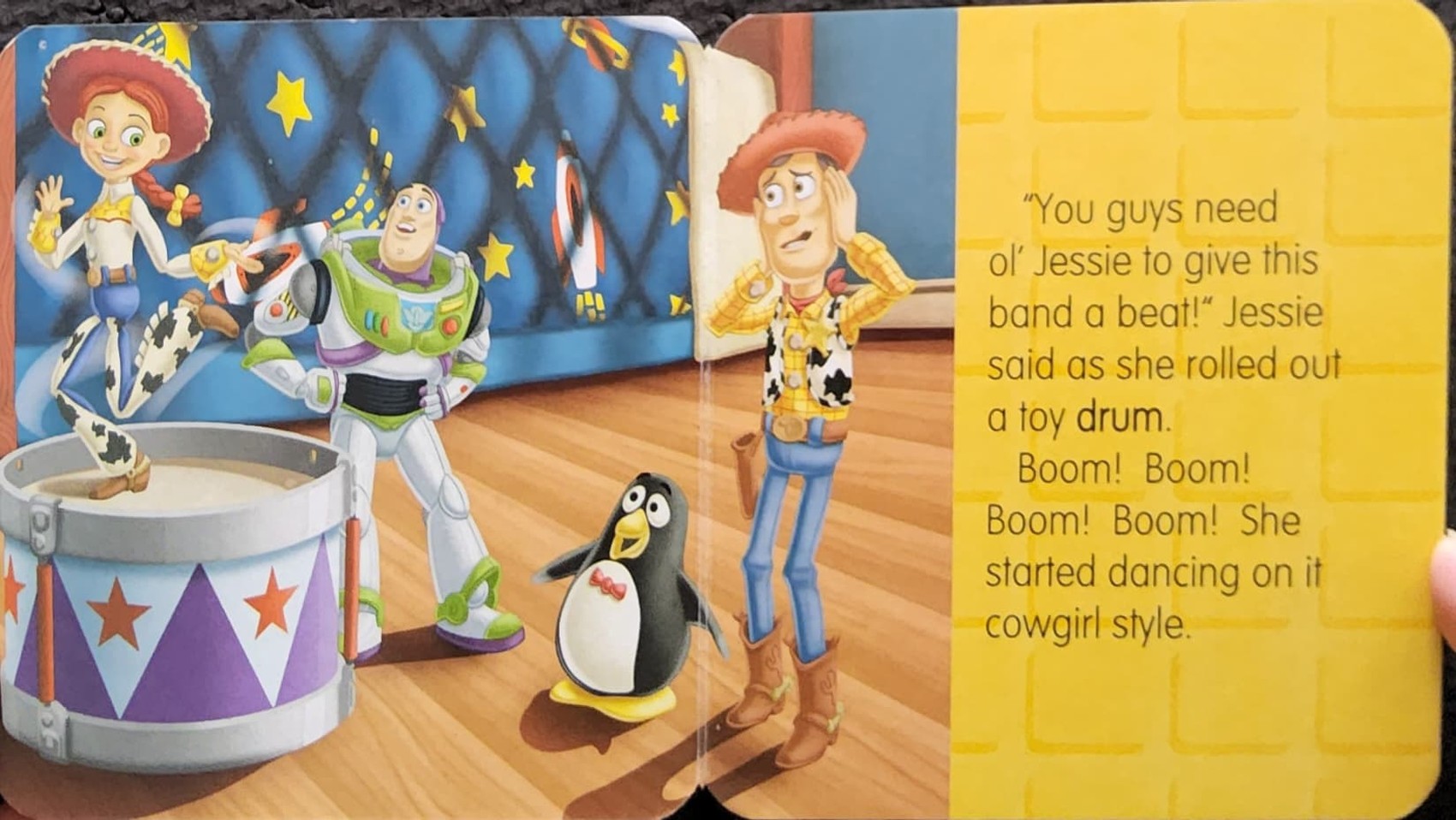 BOARD BOOK ** 🍅🍓DISNEY PIXAR TOY STORY STRIKE UP THE BAND!