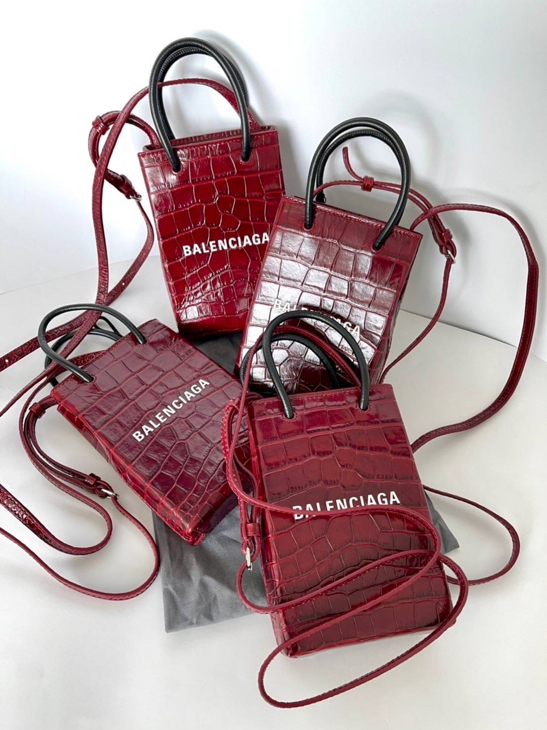 New Balenciaga phone bag croc embossed ขนาด 12 * 18 * 4.5 ซม อุปกรณ์ การ์ด ถุงผ้า