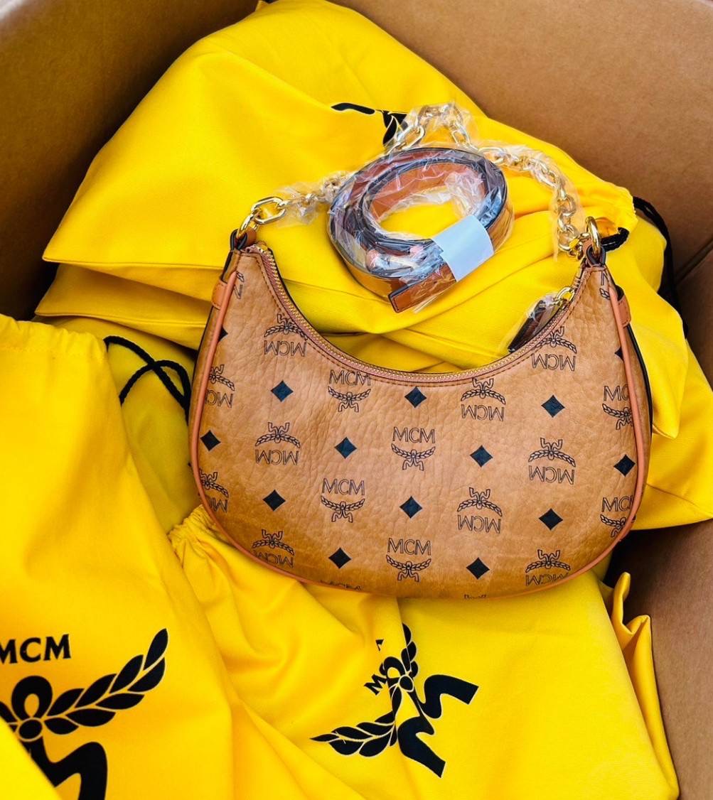 เปิดจอง New MCM Aren Crescent Hobo Size 19.0 x 24.0 x 6.5 cm อุปกรณ์การ์ดช้อปเกาหลี/ถุงผ้า สินค้าเข้าต้นเดือนสิงหา