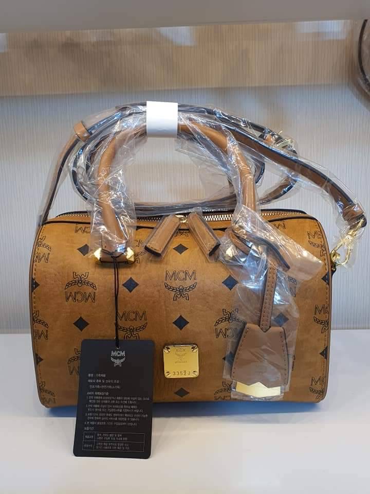 New Mcm ทรงหมอน 9" อุปกรณ์การ์ด ถุงผ้า ถุงกระดาษ shop king power