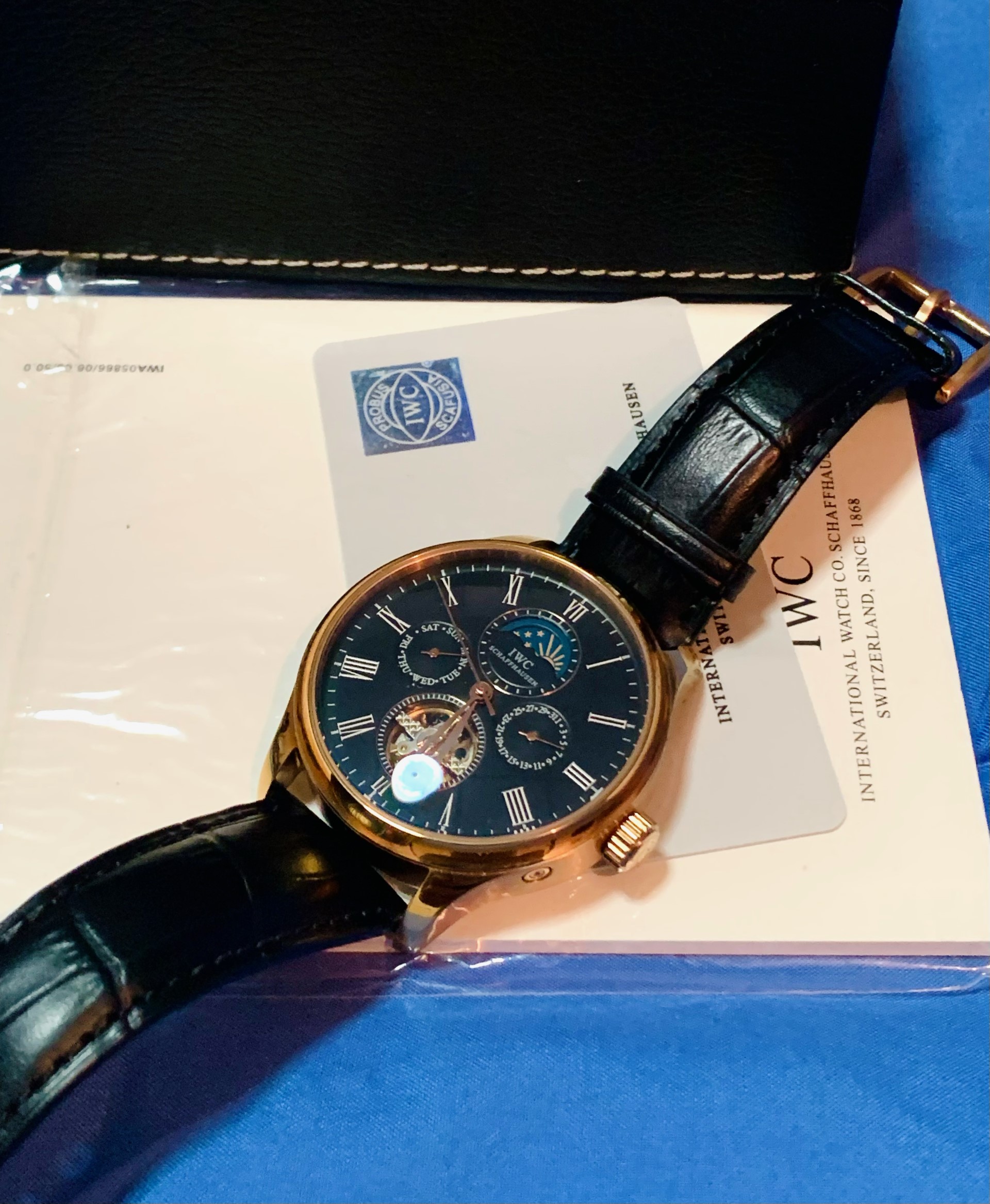 นาฬิกาสุดเท่ห์ IWC Chronograph เดินเครื่องในระบบ Automatic