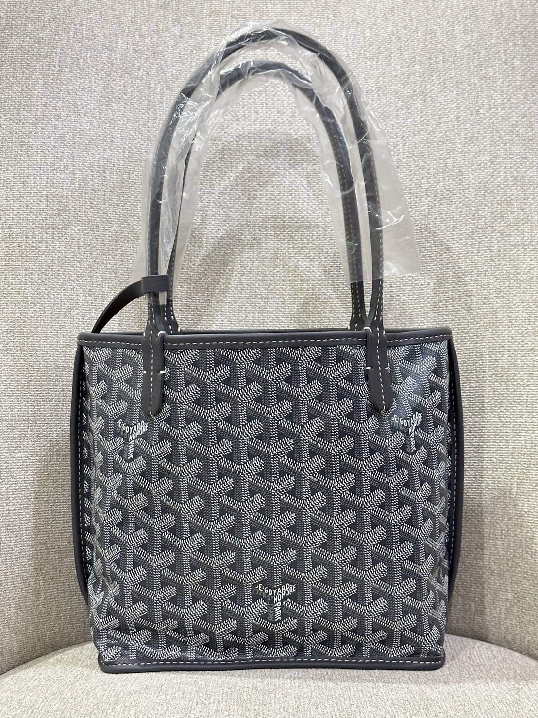 มาแล้วค่ะ รอบใหม่ครบสี New goyard mini anjou y.24 อุปกรณ์ครบพร้อมใบเสร็จ