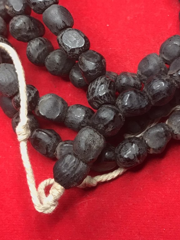 ประคำเม็็ดกล้วยป่า ครูบาชัยยะวงศา เส้นนี้ได้มาจากชาวแม่ตืน ซึ่งเป็นคนเก็บสะสมวัตถุมงคลหลวงปู่ครูบาชัยยะวงศา ซึ่งได้ต่อมาจาก ชาวลี้ แต่ไม่ทราบข้อมูล เม็ดกล้วยป่านี้ หลวงปู่เคยบอกว่า ดี ๆ ๆ ๆ เพราะสัตว์ต่าง ๆ ต่างมากินกล้วยป่า ถือเป็นเมตตา