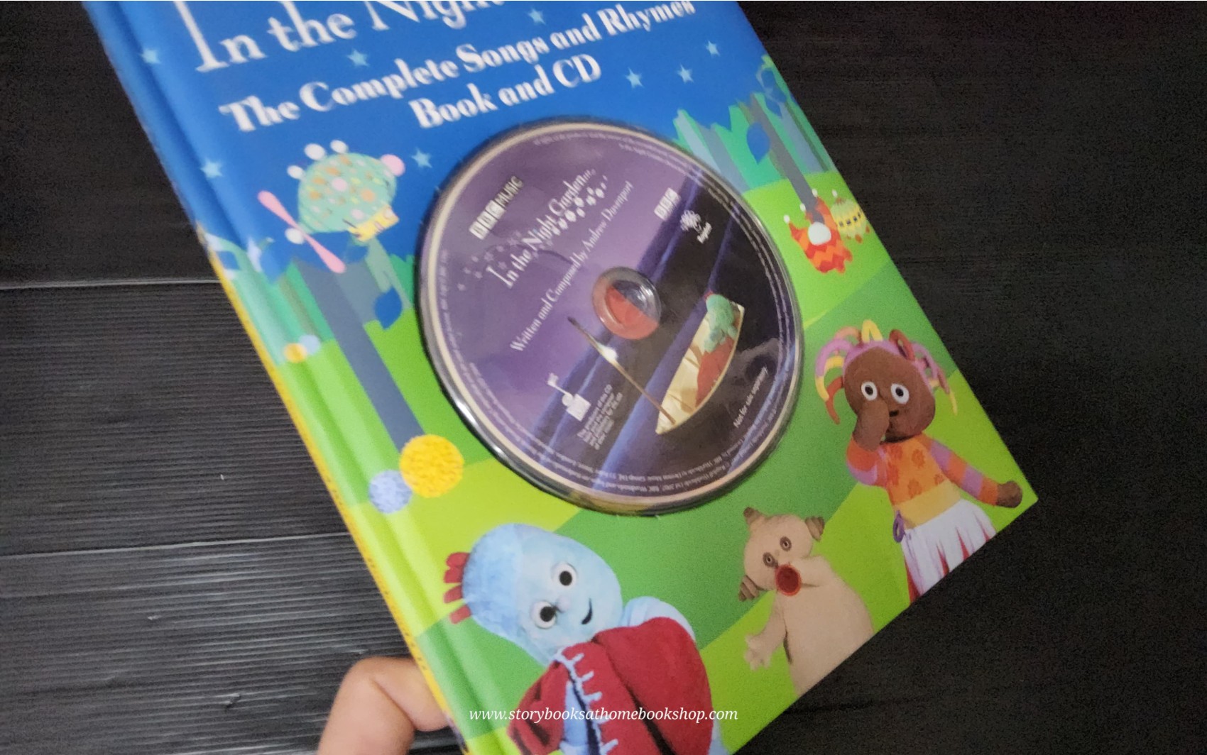 หนังสือนิทานปกแข็ง** 🍅🍅IN THE NIGHT GARDEN... THE COMPLETE SONGS AND RHYMES BOOK AND CD
