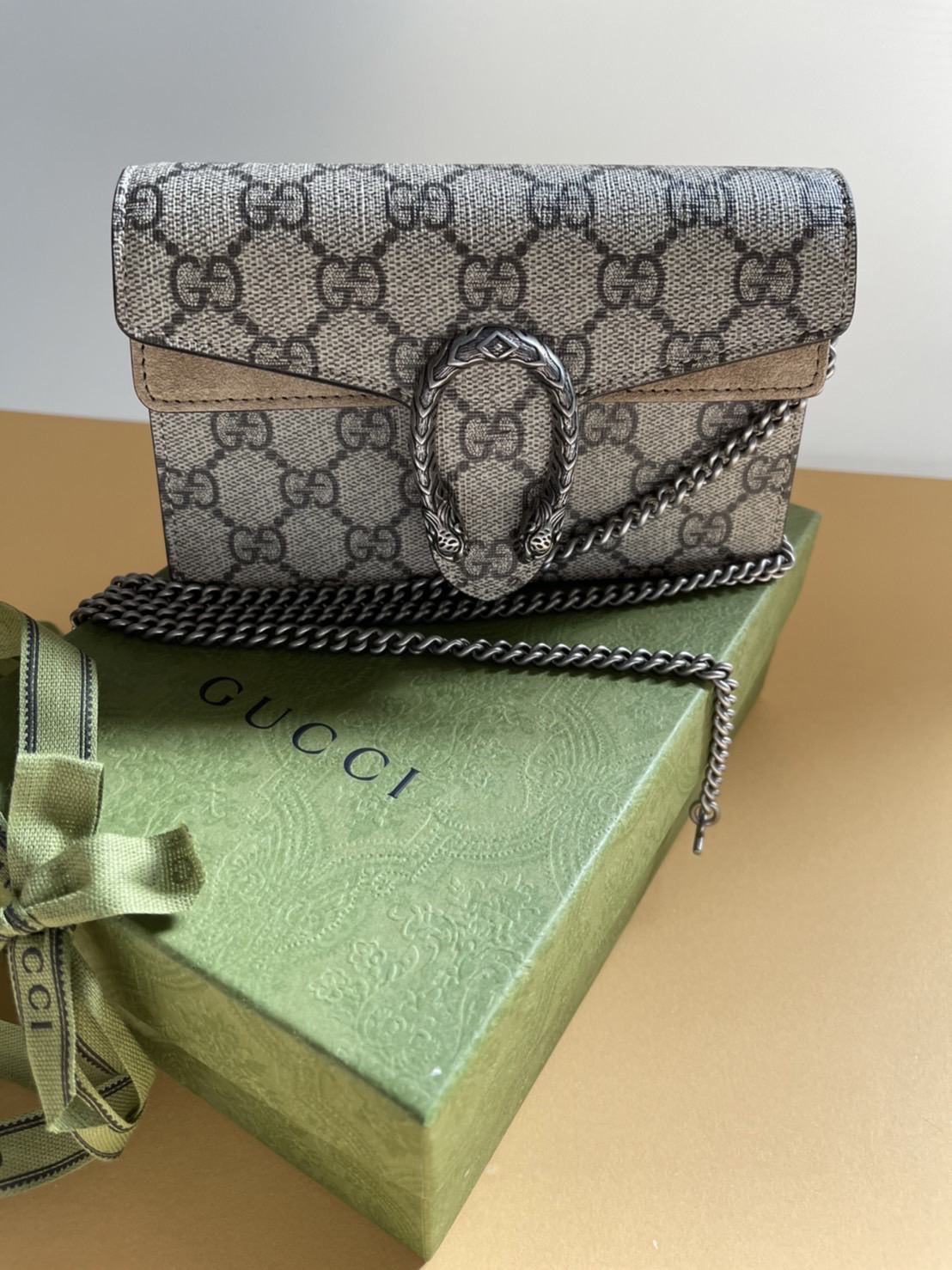 New Gucci dionysus supermini สีเบจ สายถอดได้ค่ะ ขนาด 6.5 x 4 x 1.5 นิ้ว