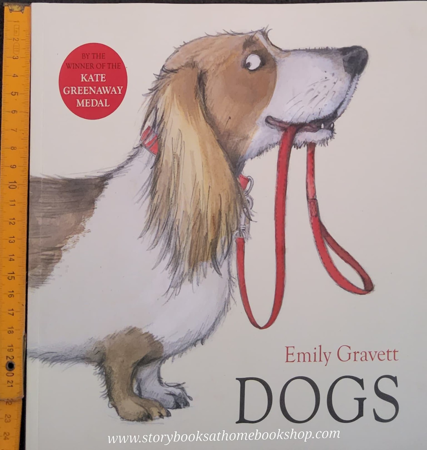 THE WINNER OF THE KATE GREENAWAY MEDAL **หนังสือนิทานปกอ่อน** 🍅🍓 DOGS BY EMILY GRAVETT