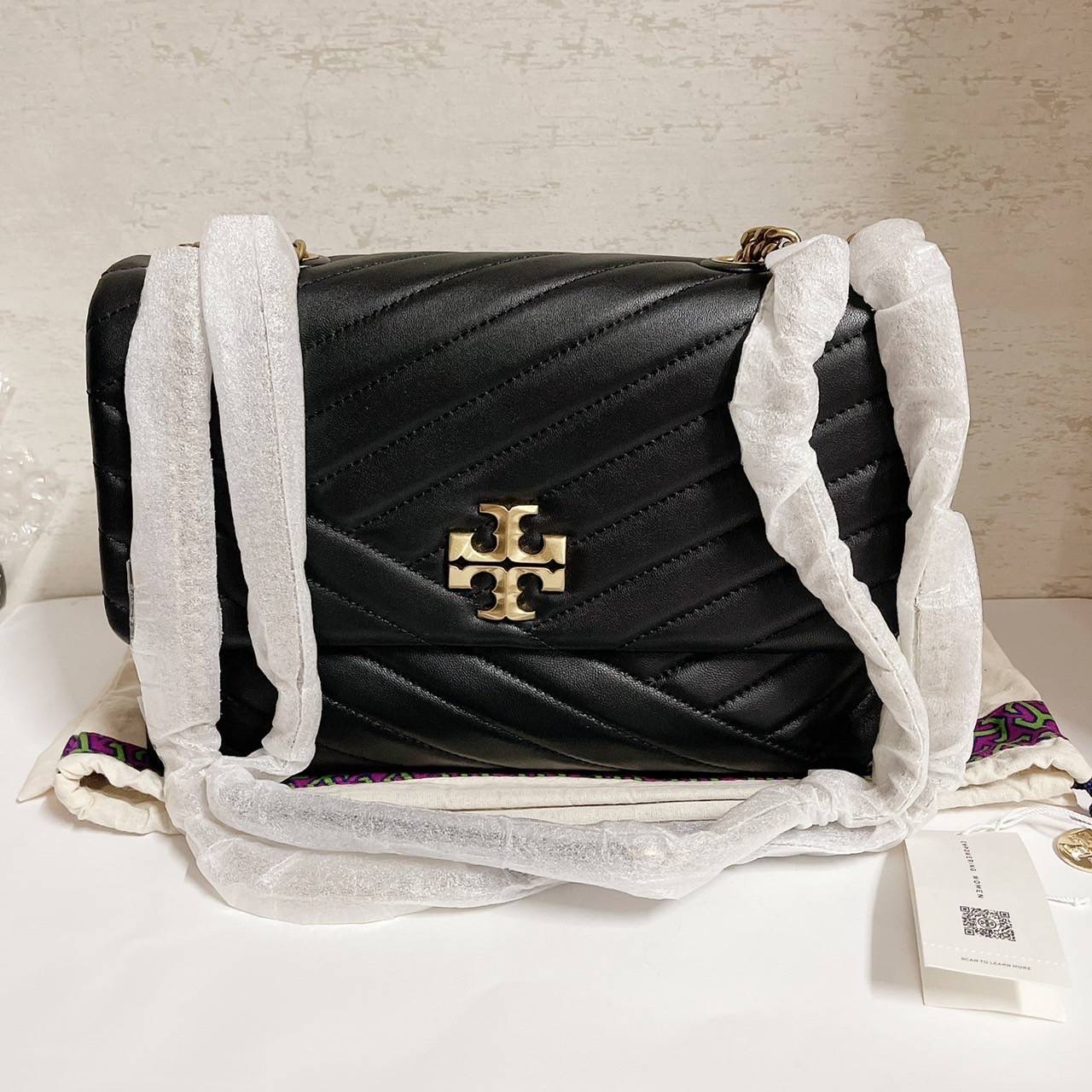พร้อมถุงผ้า New Tory Burch Kira Chevron Convertible Shoulder Bag ขนาด H8" x L11" x D3.2"