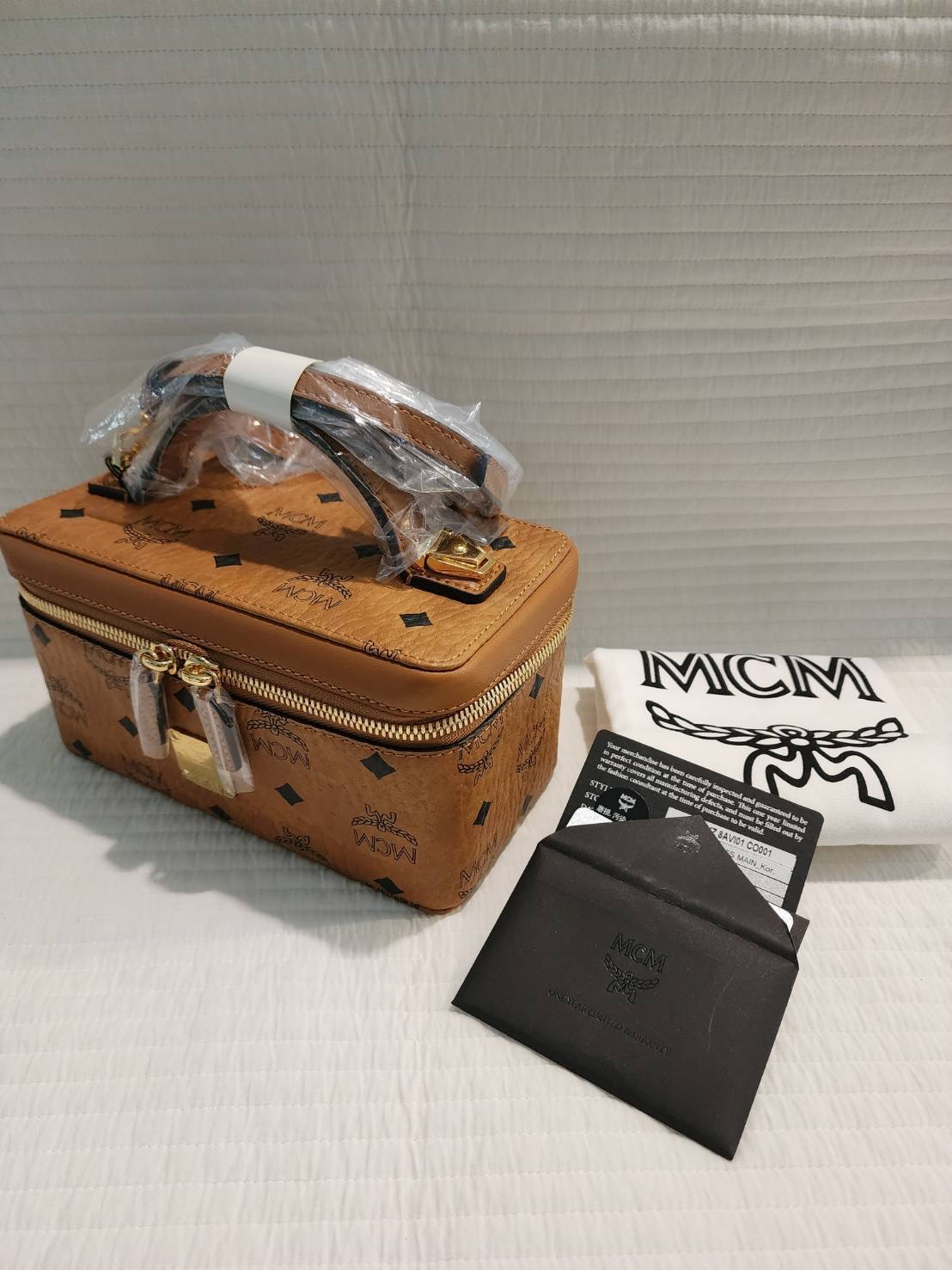 New Mcm rockstar vanity case อุปกรณ์การ์ด ถุงผ้า