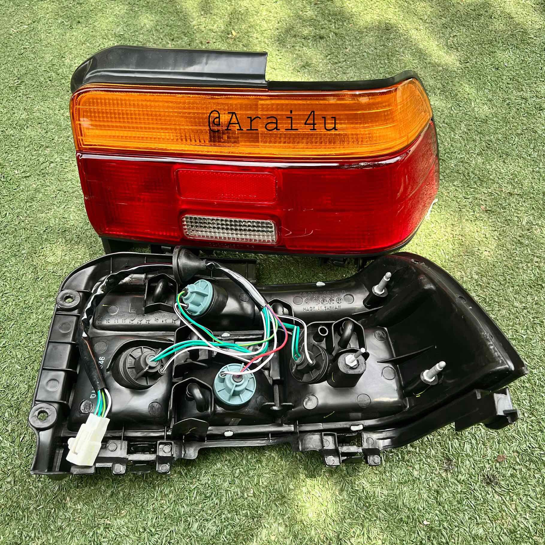 LUCID ไฟท้าย TOYOTA COROLLA AE100,AE101 ปี92-96 พร้อมขั่วไฟ คู่ละ (212-1967L,R)