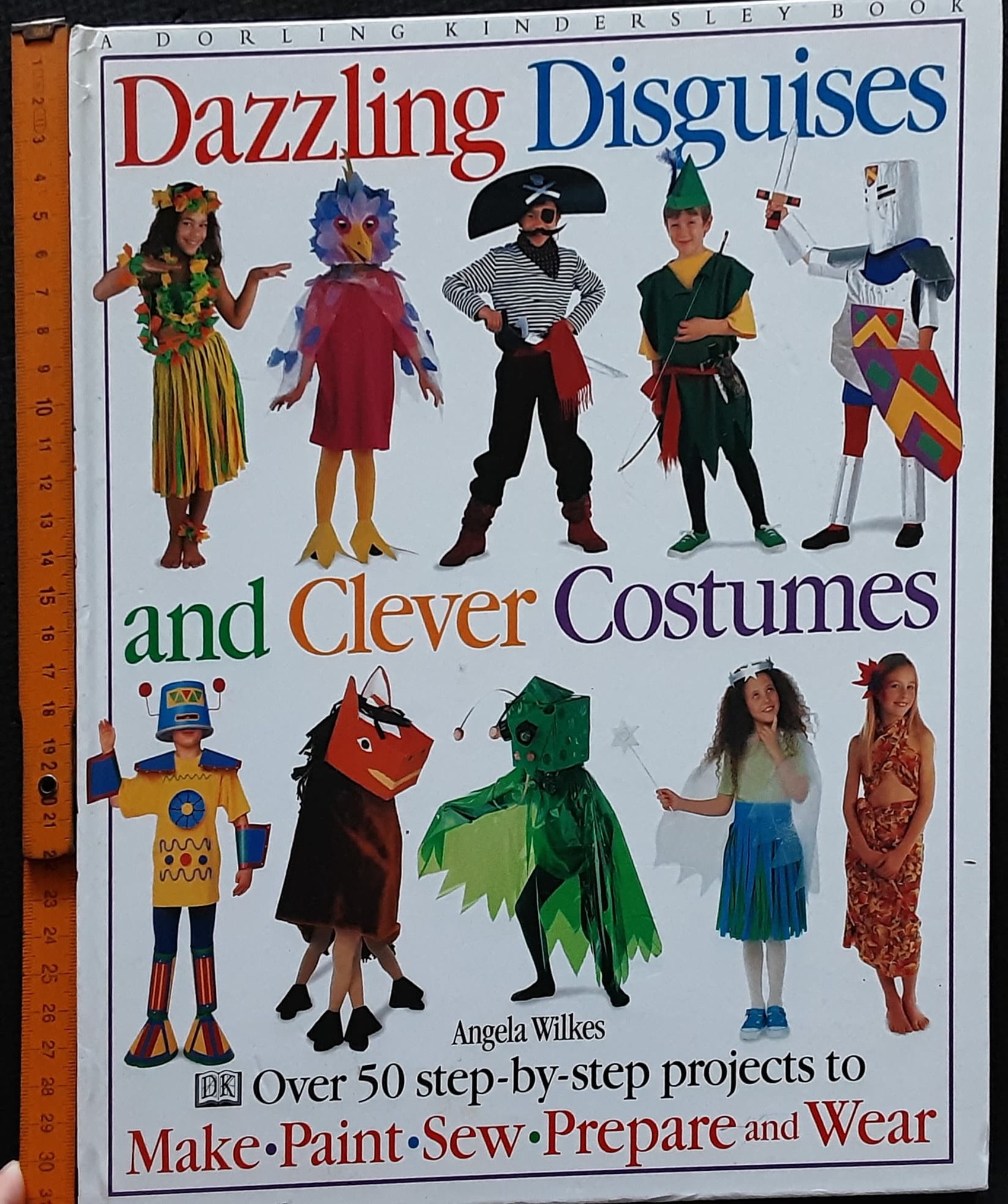 Activities Book หนังสือกิจกรรม ภาษาอังกฤษ 🍅🍓 Dazzling Disguisses and Clever Costumes/Used สภาพ 80-90%