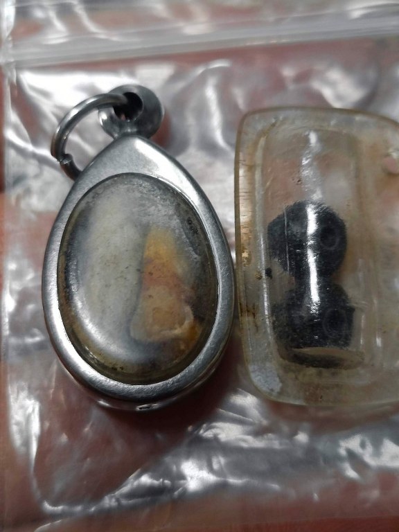 พระทันตธาตุ และเม็ดประคำ ครูบาอินโต คัธวังโส วัดบุญยืน จ.พะเยา ได้มาจากครูประหยัด อายุ ๖๐ ปี (บันทึก พ.ศ.๒๕๖๖) เคยสอนอยู่ที่โรงเรียนสันโค้ง จ.เชียงราย ปัจจุบัน (พ.ศ.๒๕๖๖) เกษียณอายุแล้ว