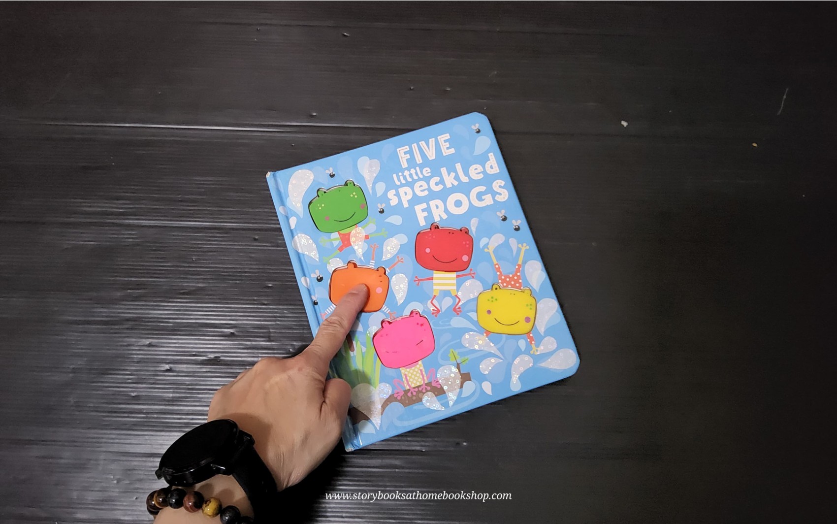 TOUCH AND FEEL BOARD Book** 🍅🍅FIVE LITTLE SPECKLED FROGS