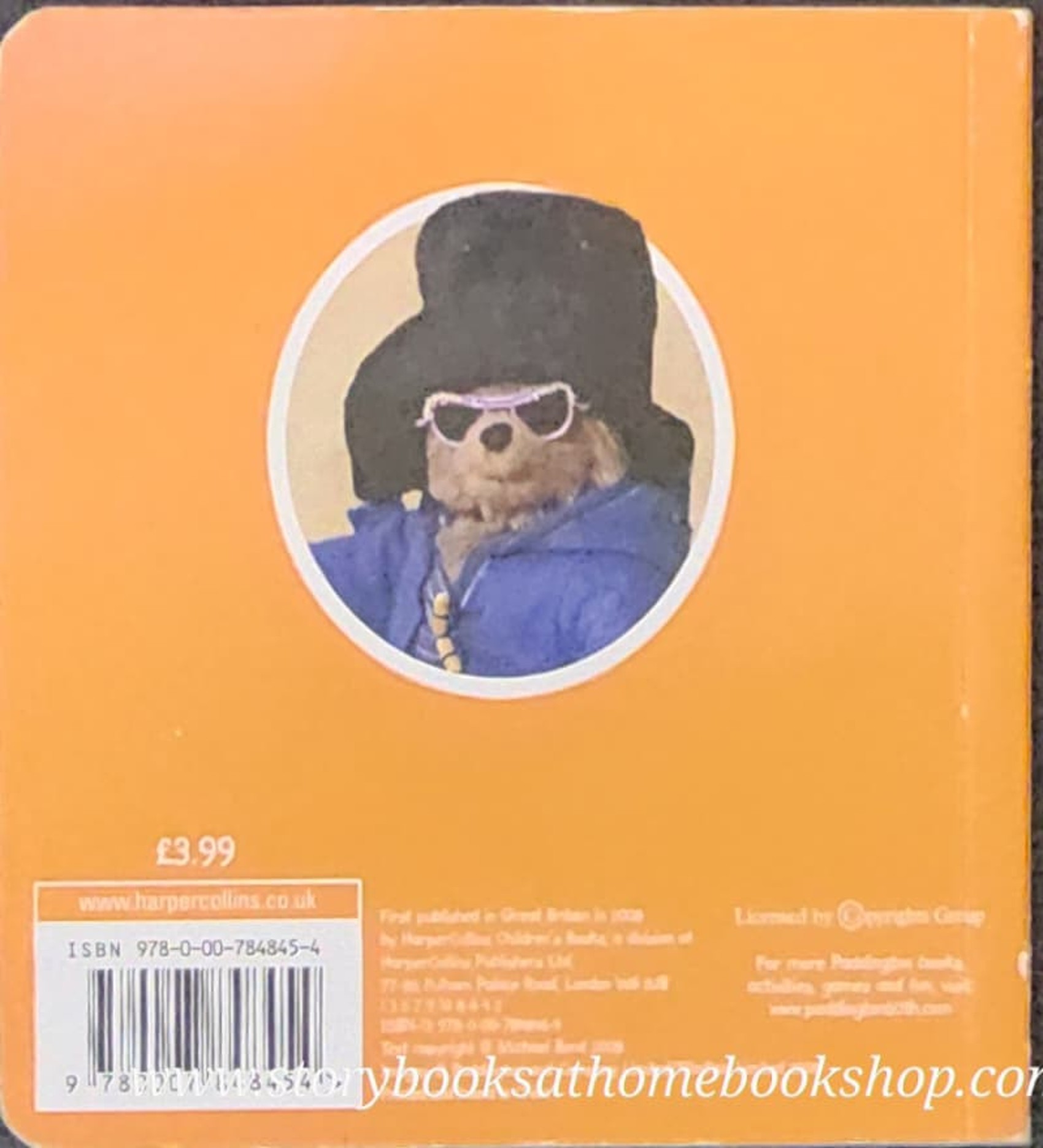 BOARD BOOK ** ð
ð
PADDINGTON AT THE SEASIDE BY MICHAEL BOND