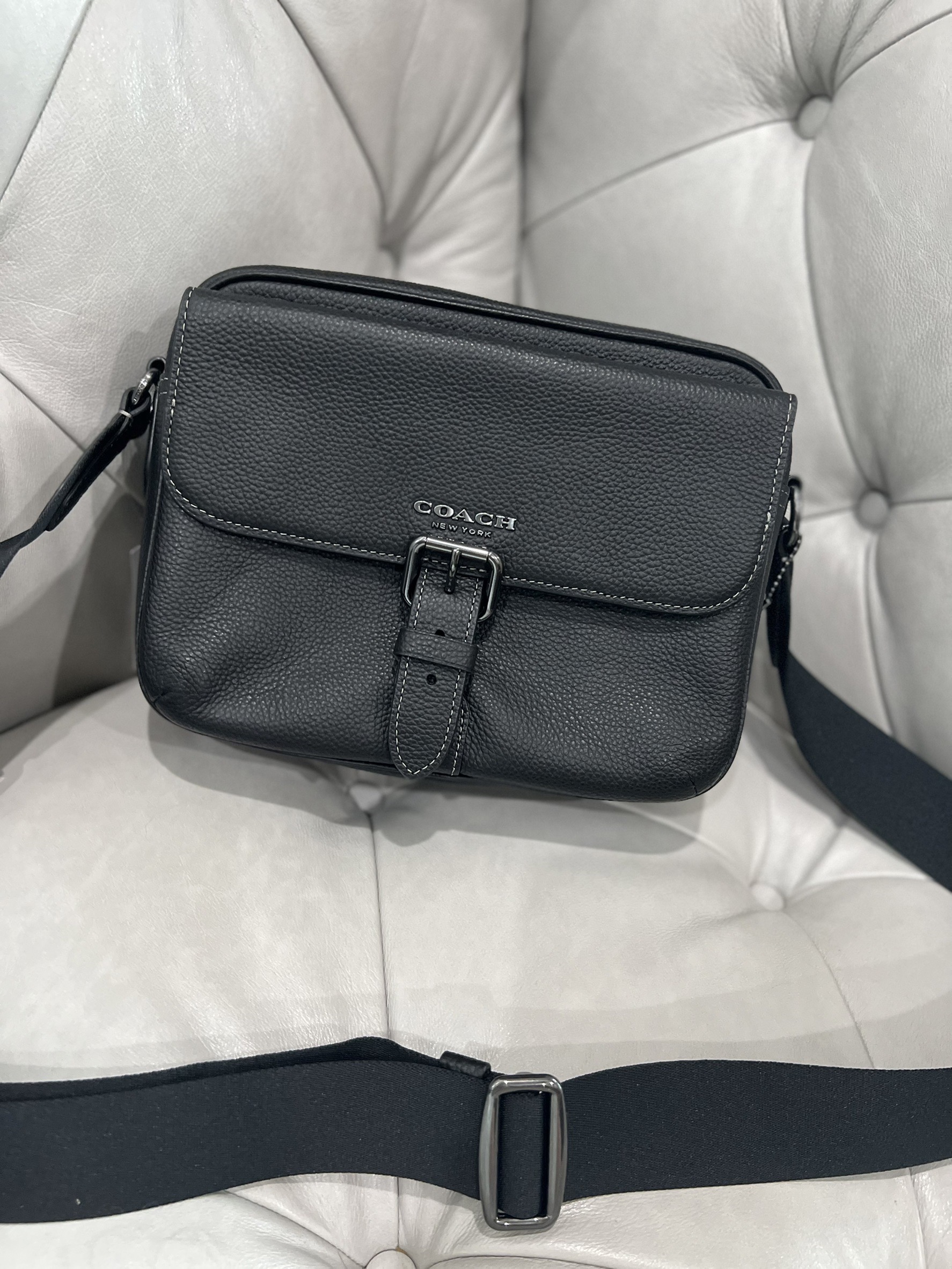 เหลือสีละ 3 ใบ New Coach Hudson Crossbody Bag 9" (W) x 7" (H) x 2 1/2" (D)