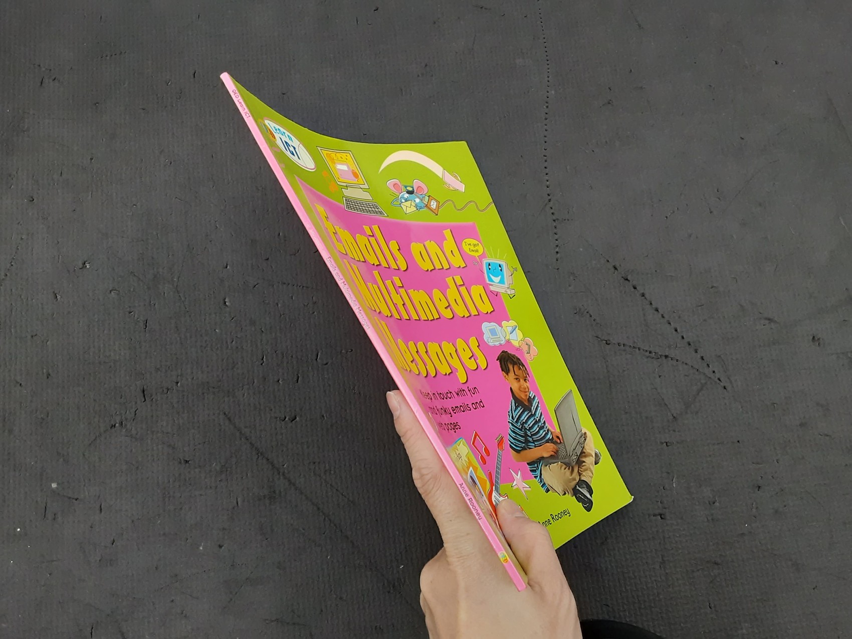 KNOWLEDGE BOOK หนังสือความรู้ ภาษาอังกฤษ 🍅🍓 LEARN ICT: EMAILS AND MULTIMEDIA MESSAGES