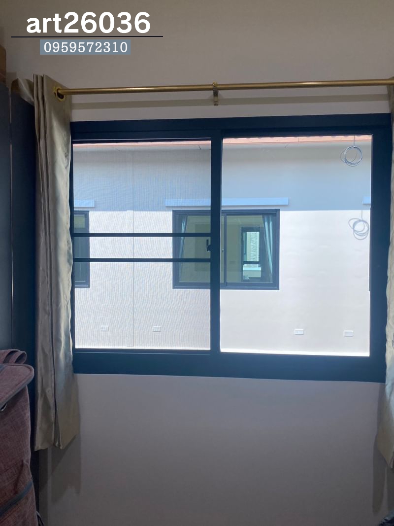 หน้าต่าง ประตู โมเดิร์นโทนสีดำ กระจกบานเลื่อน