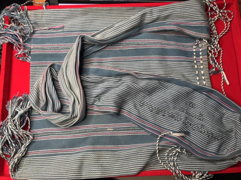 ย่ามสะพายใส่ของ มีรอยจารของหลวงปู่ครูบาชัยยะวงศา