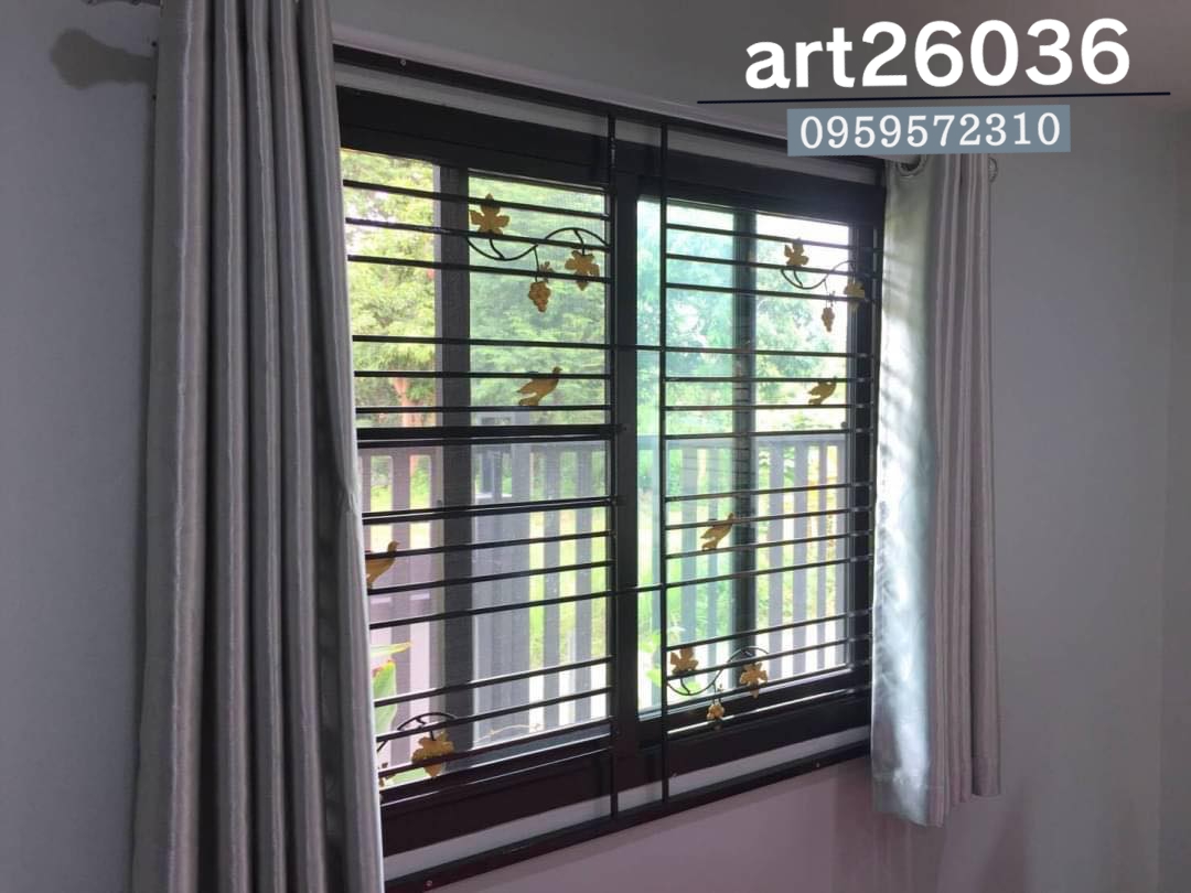 เหล็กดัดพร้อมมุ้งลวด ลายนก