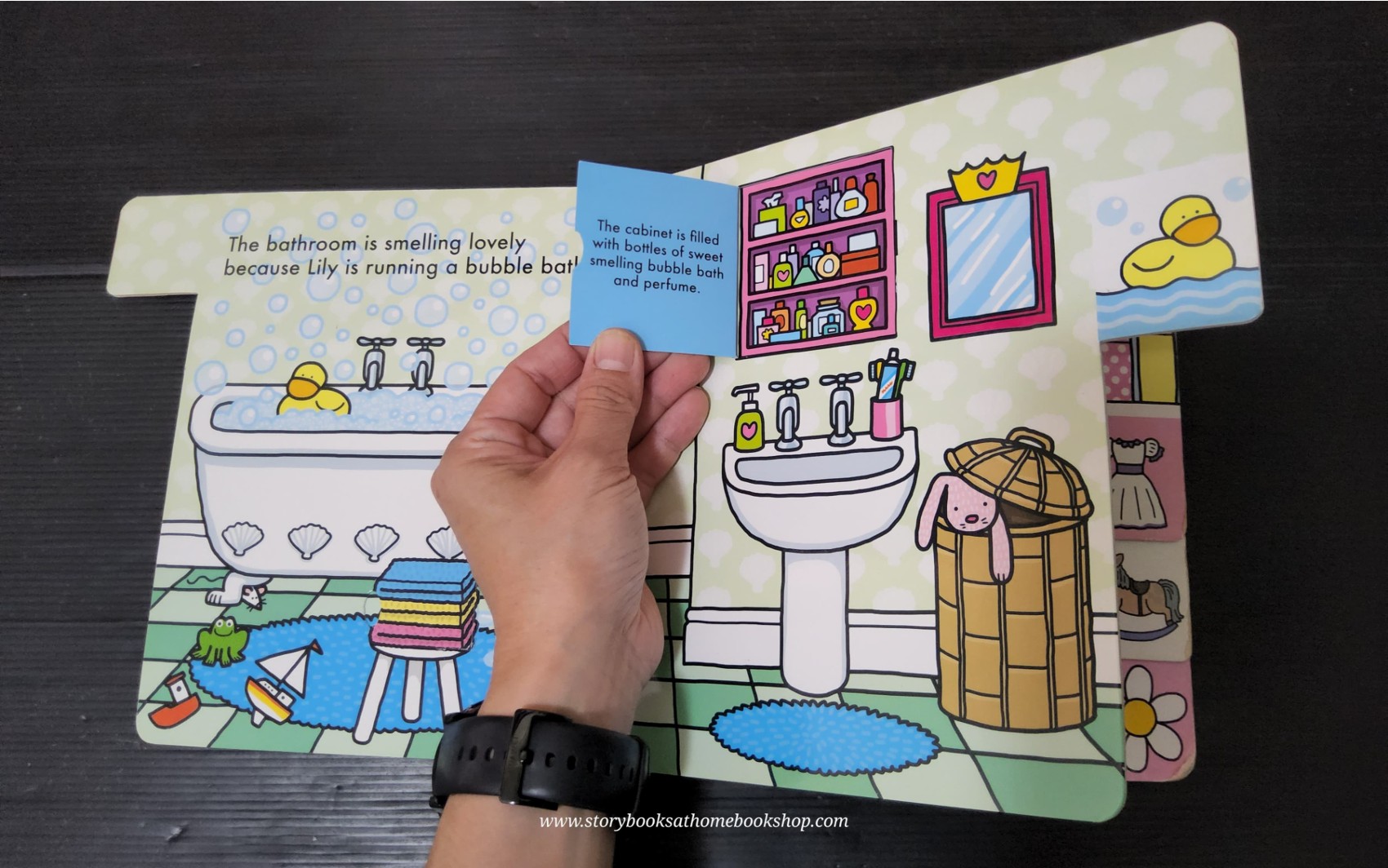 FLAP BOARD BOOK** 🍅🍓DOLL'S HOUSE