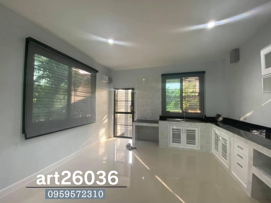 เหล็กดัด สไตล์โมเดิร์น ประตู หน้าต่าง พร้อมมุ้งลวด กระจกสี