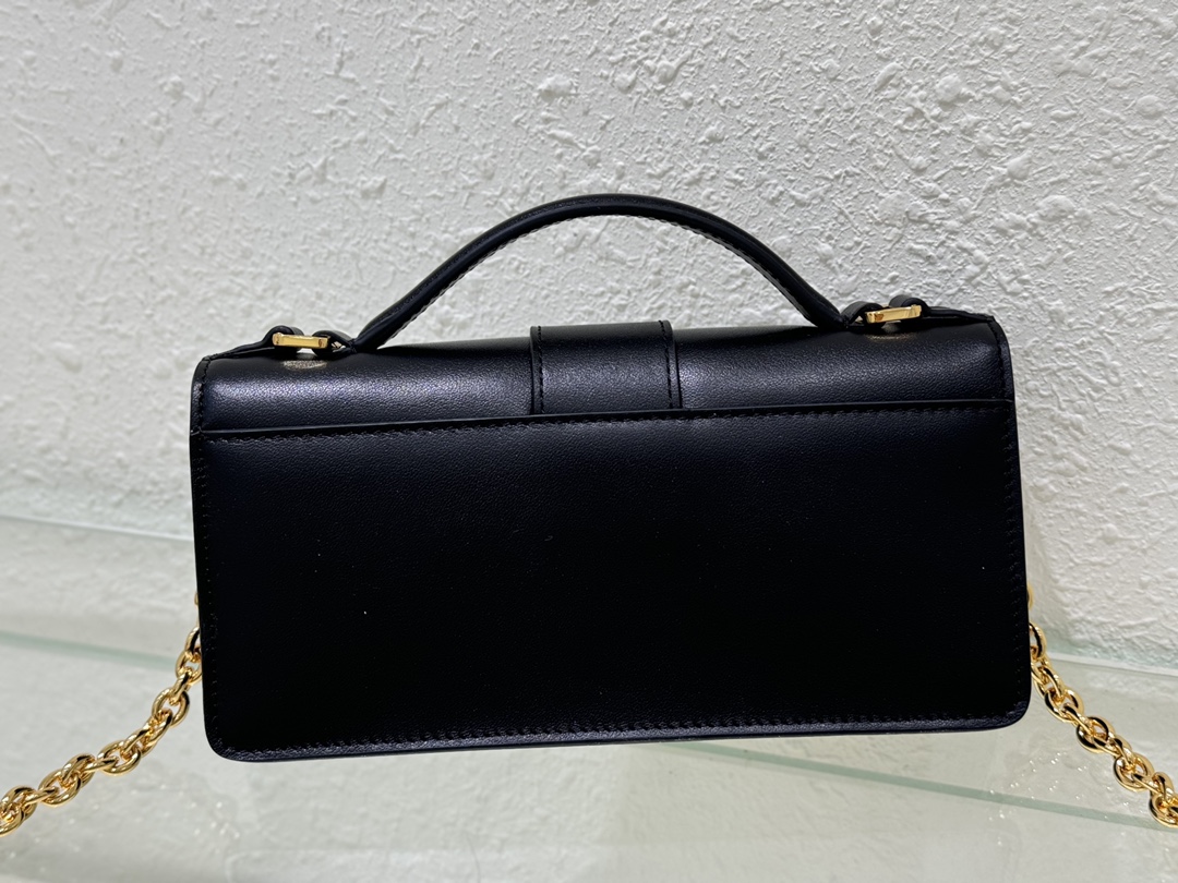 [Pre-order]กระเป๋าDior Miss Montaigne Mini Bag Black Smooth Calfskin งานเกรด Vip คุณภาพดีที่สุด