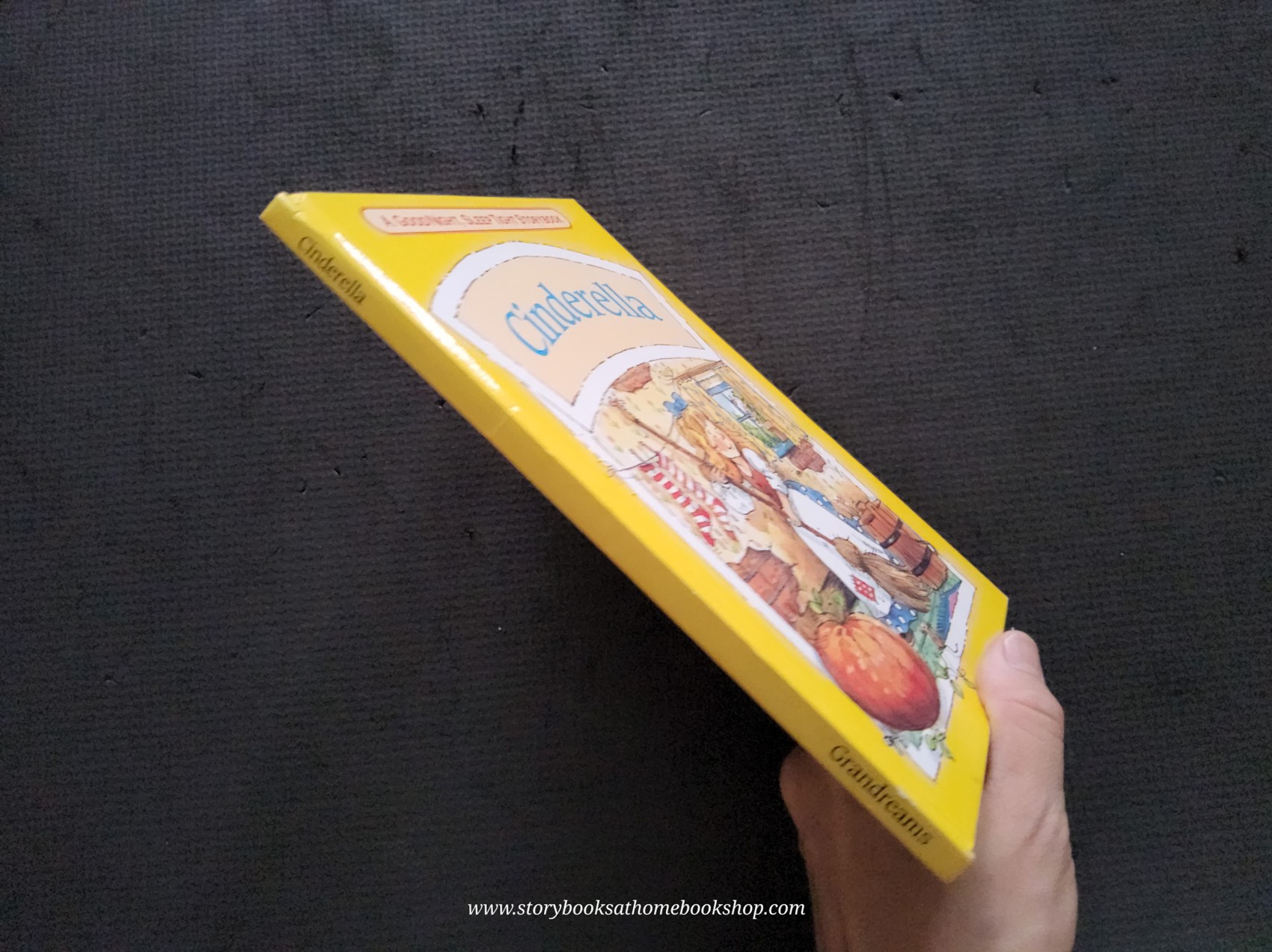 หนังสือนิทานปกแข็ง ** ♥️CINDERELLA