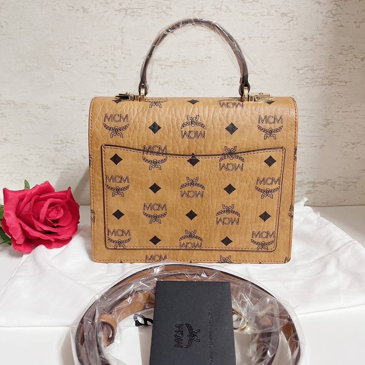 New Mcm Patricia small รุ่นแม่แอฟ Size : 8" (L) x 6" (H) x 3"(W)