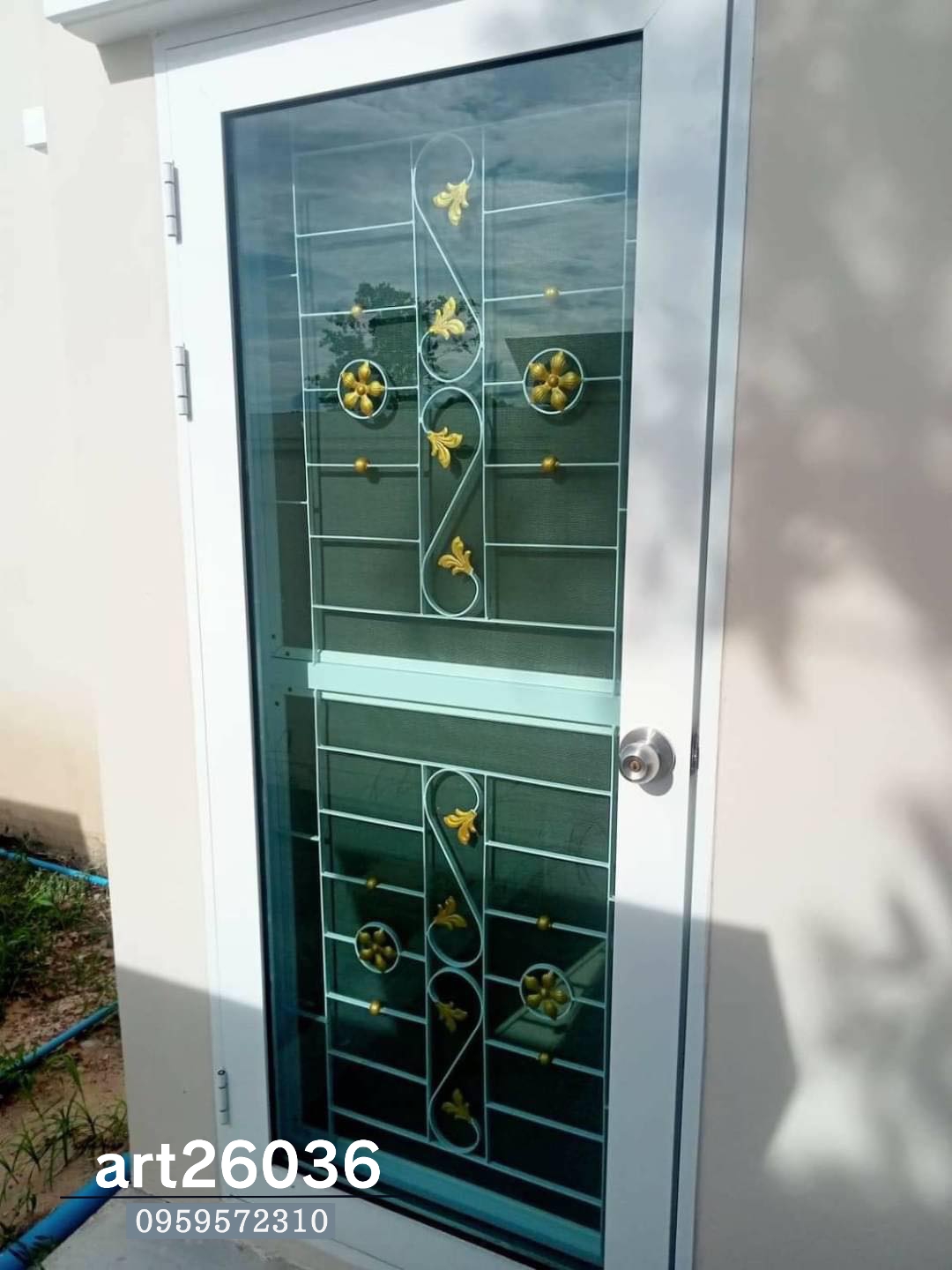 เหล็กดัดพร้อมมุ้งลวด ประตูและหน้าต่าง